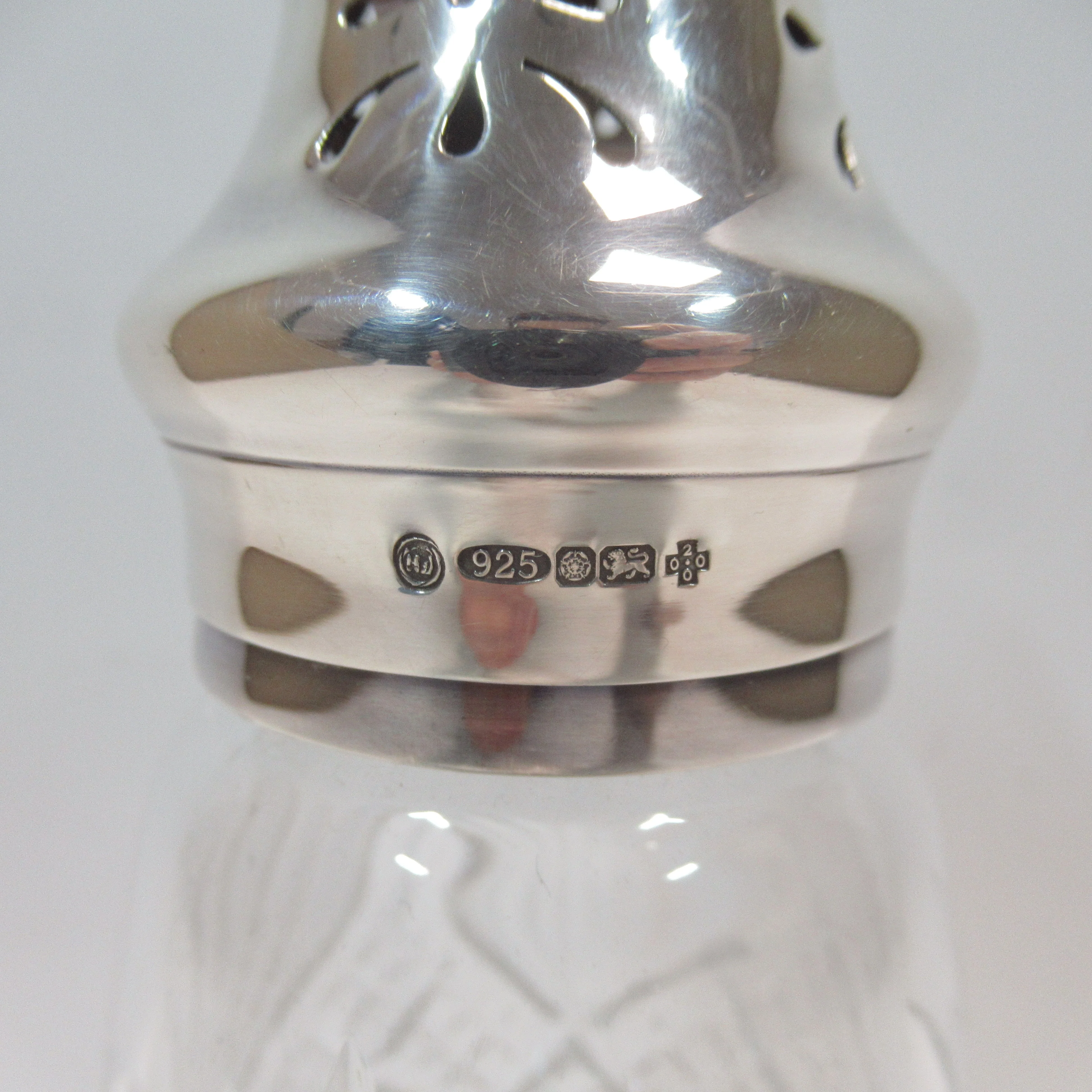 925 Sterling Silver Cut Glass Sugar Caster Vintage | Preloved - Image 2