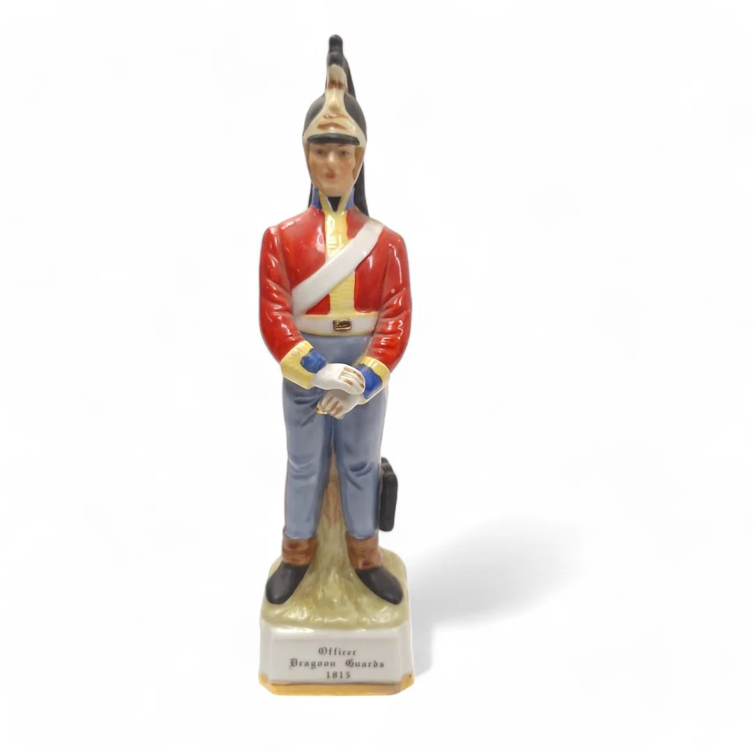 Alfretto Pocelain Officer Dragoon Guards Figurine Decorative | Preloved