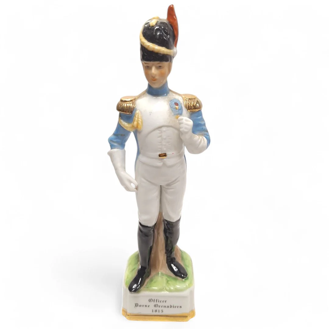 Alfretto Pocelain Officer Norse Grenadiers Figurine Decorative | Preloved