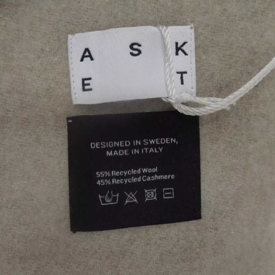 Asket 20"x38" Beige Cashmere Wool Wrap Scarf Menswear | Preloved - Image 5