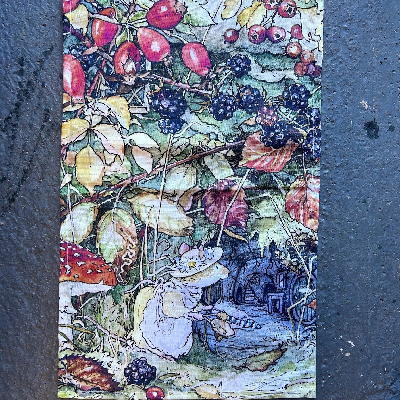 Autumn Brambly Hedge | Tea towel - Image 2
