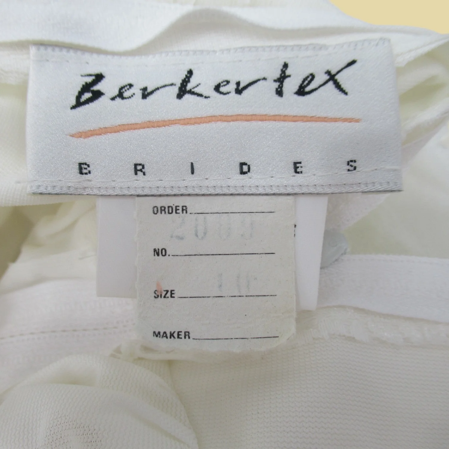 Berkertex Vintage Wedding Dress Off White Lace UK 10 Womenswear | Pre-loved - Image 3