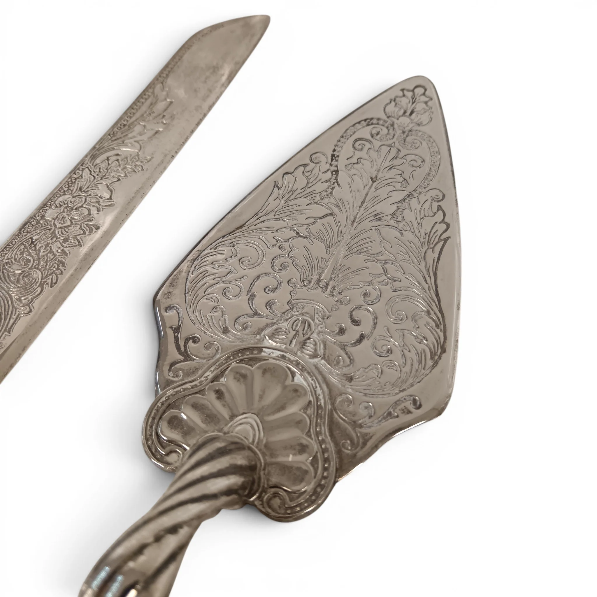 Cake Knife and Serving Set Floral Design with Crown Details | Pre-loved - Image 3