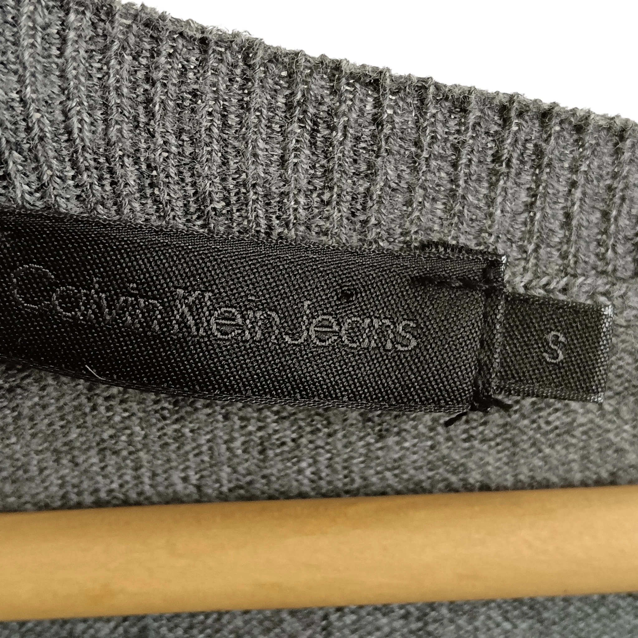 Calvin Klein Jeans Ladies Grey Cardigan UK Small - Womenswear | Pre-loved - Image 3