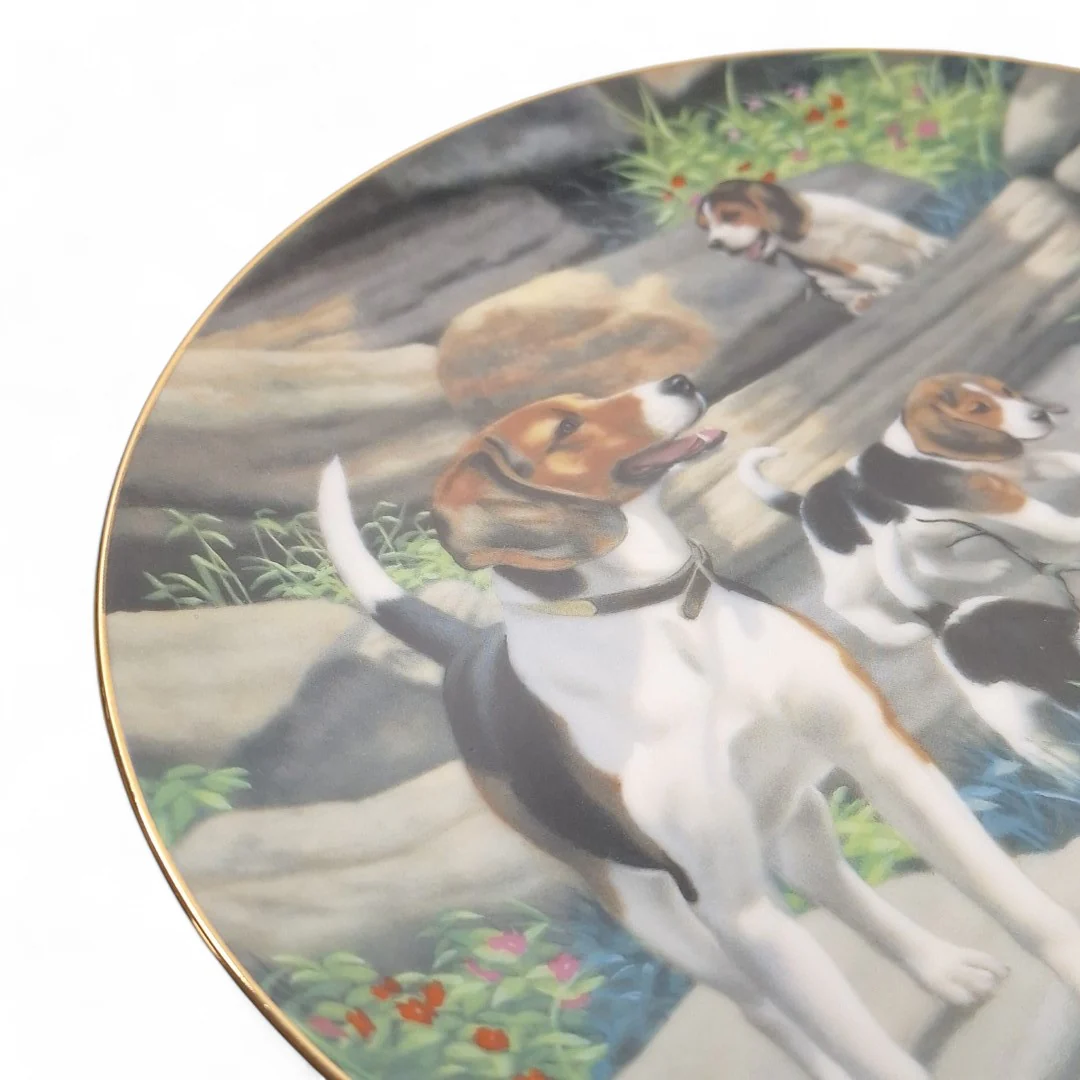 Classic Sporting Dogs Beagles Robert Christie Collector Plate | Preloved - Image 4