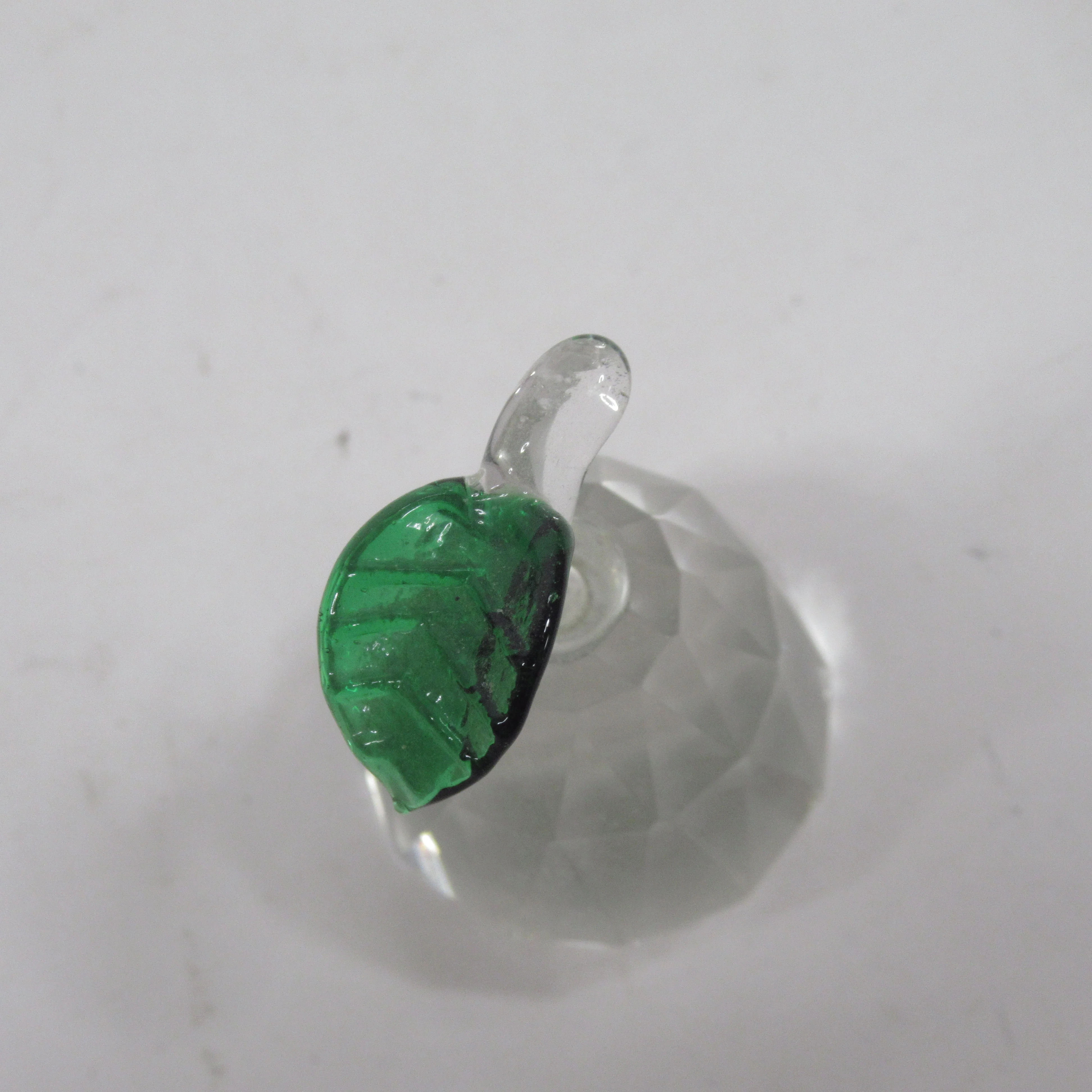 Cut Glass Pear Ornament 6cm Unbranded Decorative | Pre-Loved - Image 3