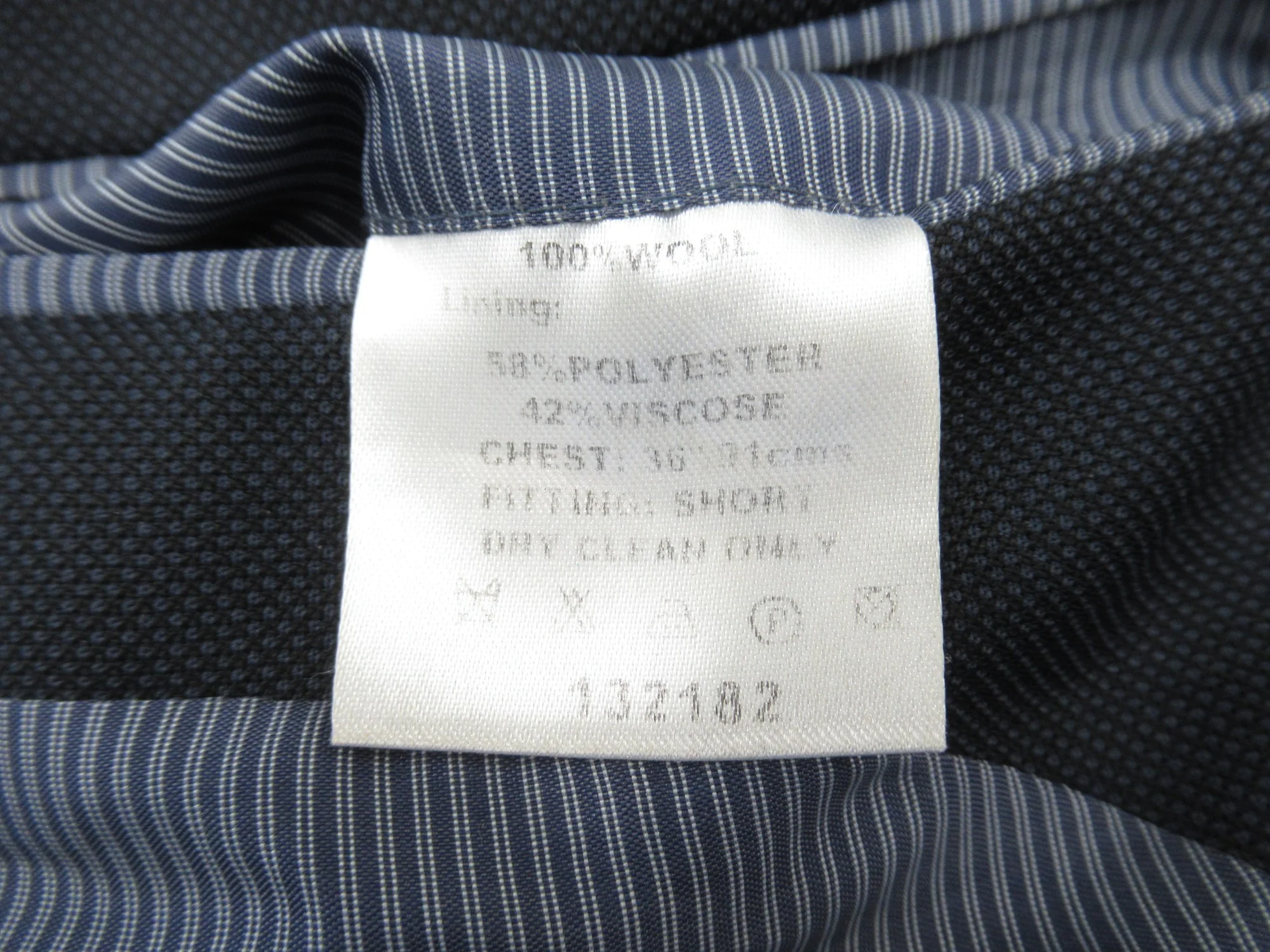 Daniel Hechter 36" Short Navy Blue Blazer Menswear | Preloved - Image 6