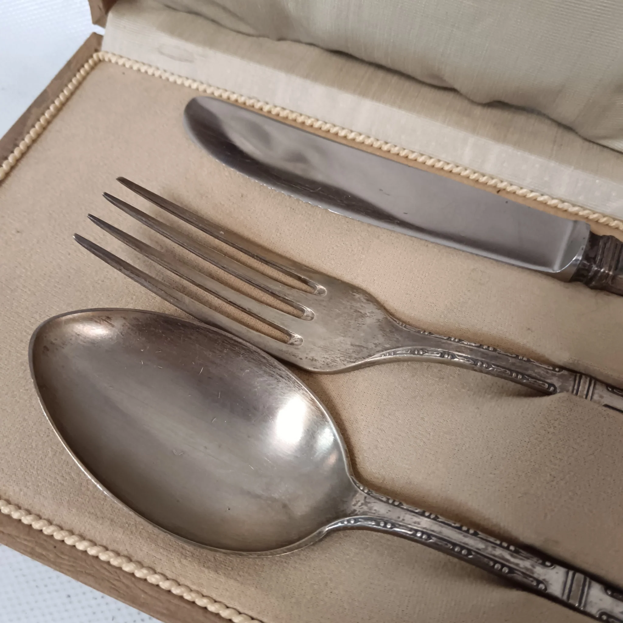 F. Richter Three Piece Cutlery Set 80% Silver Engraved Design | Pre-loved - Image 4