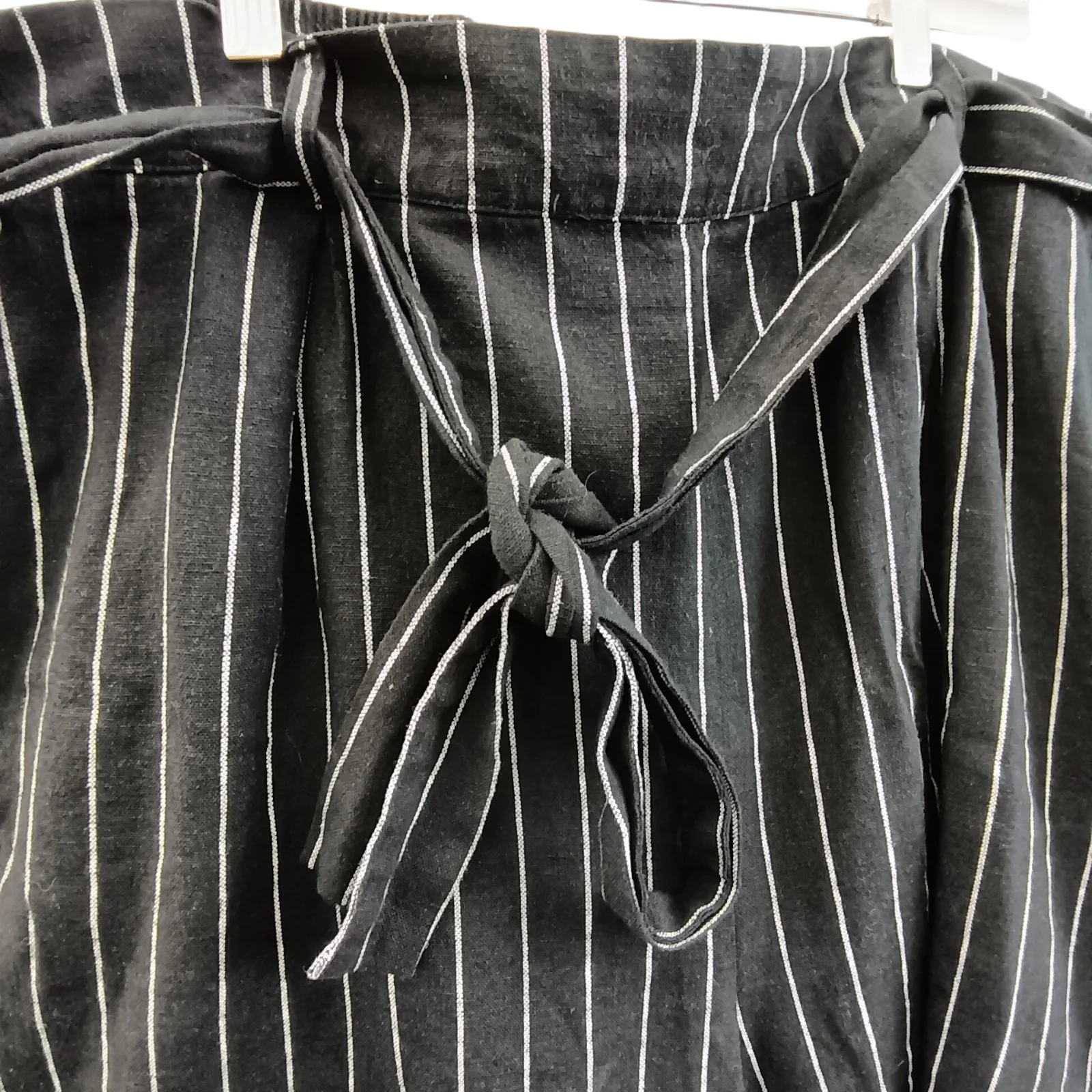 George Black Striped  Linen Mix Ladies Shorts UK 22 Womenswear | Pre-loved - Image 4