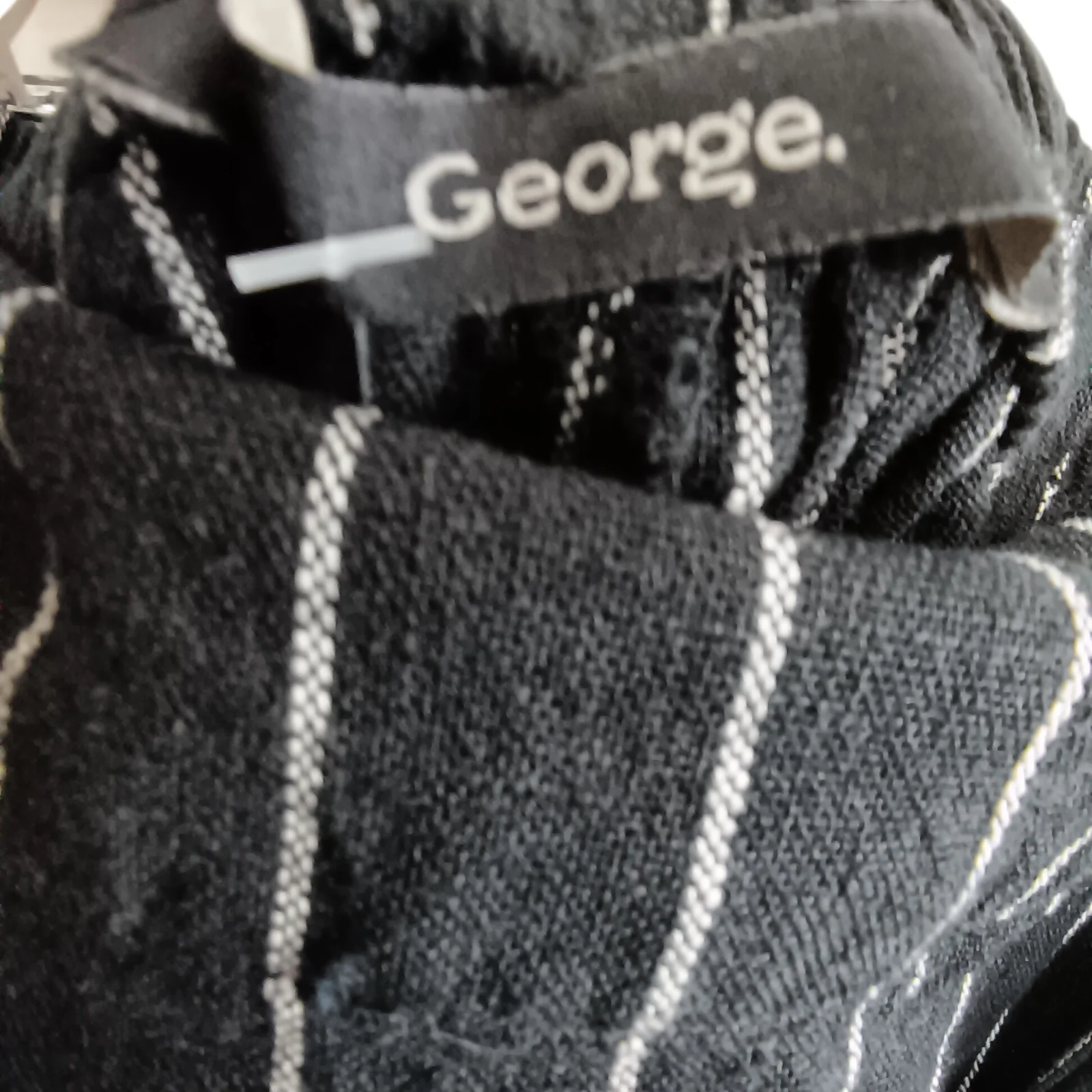 George Black Striped  Linen Mix Ladies Shorts UK 22 Womenswear | Pre-loved - Image 5