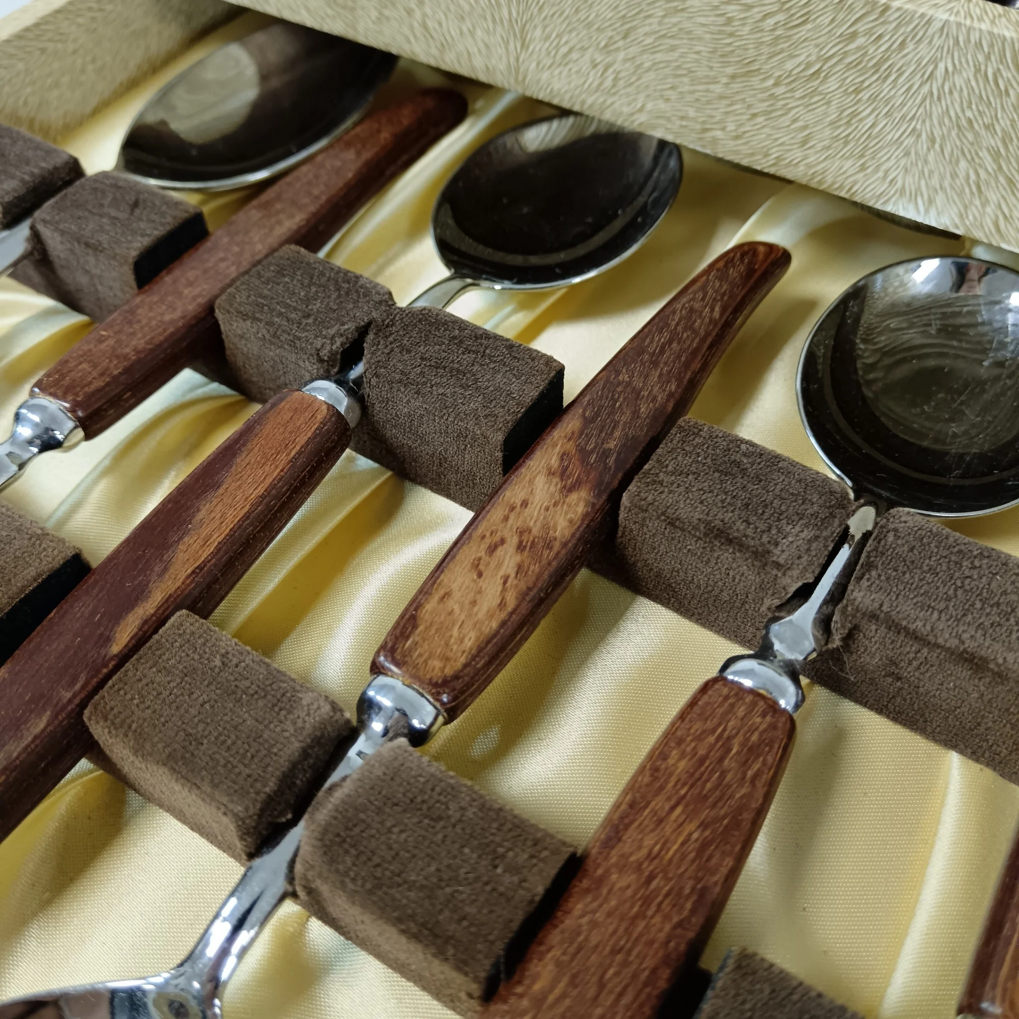 Glosswood 44 Piece Cutlery Set Stainless Steel Sheffield England | Pre-loved - Image 5