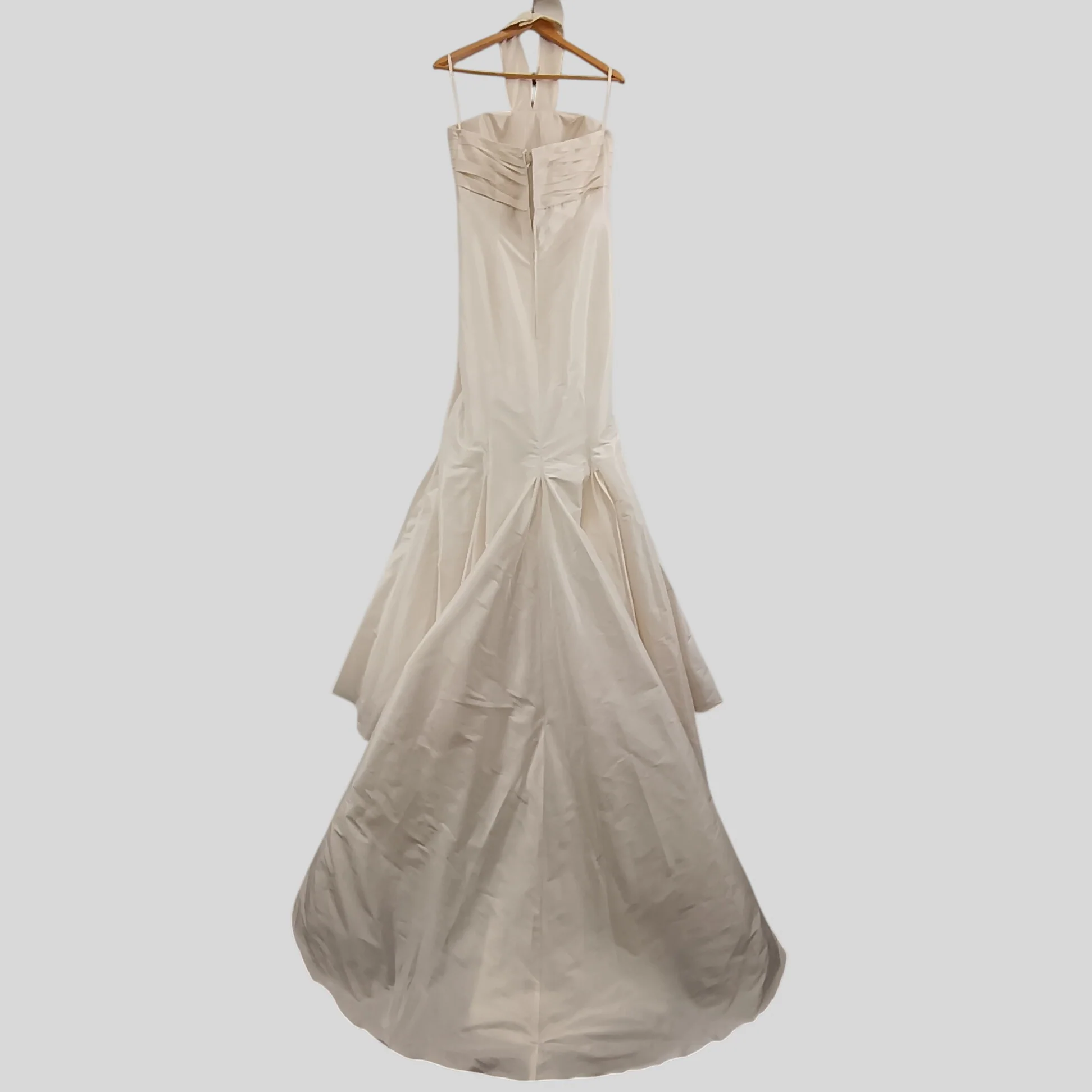 Imogene Halter Neck Draped Hi-Low Ivory Wedding Dress UK 10 Womenswear | Pre-loved - Image 2
