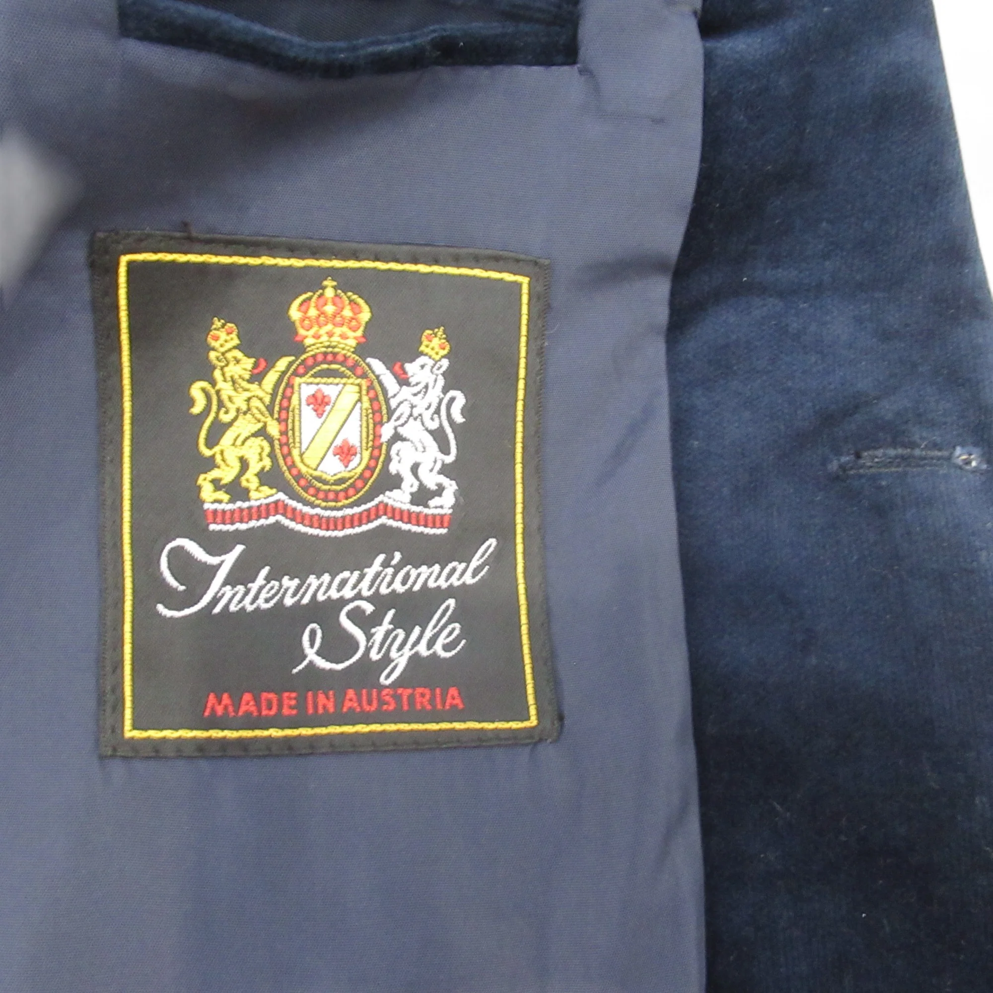 International Style Vintage Small Blue Velvet Blazer Menswear | Preloved - Image 6