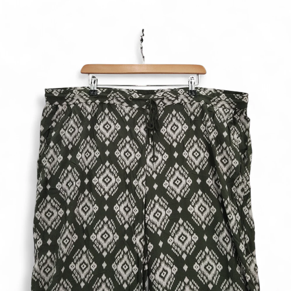 J D Williams Trousers Green UK 24 Wide Leg Womenswear | Pre-loved - Image 2