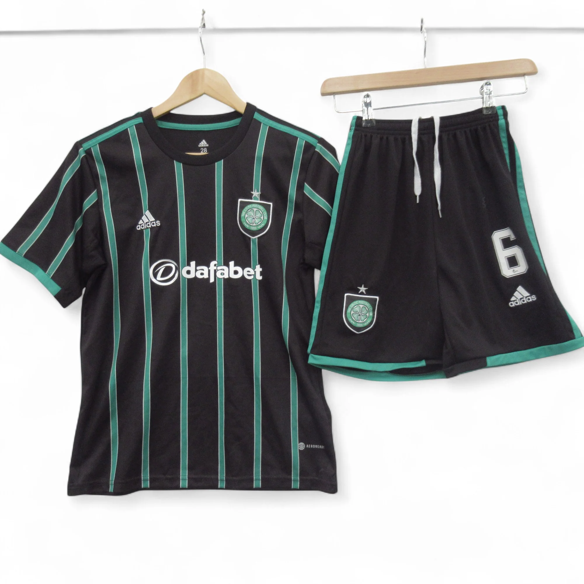 Minikit Celtic FC Official Childs Away Kit UK28 Adidas | Pre-loved