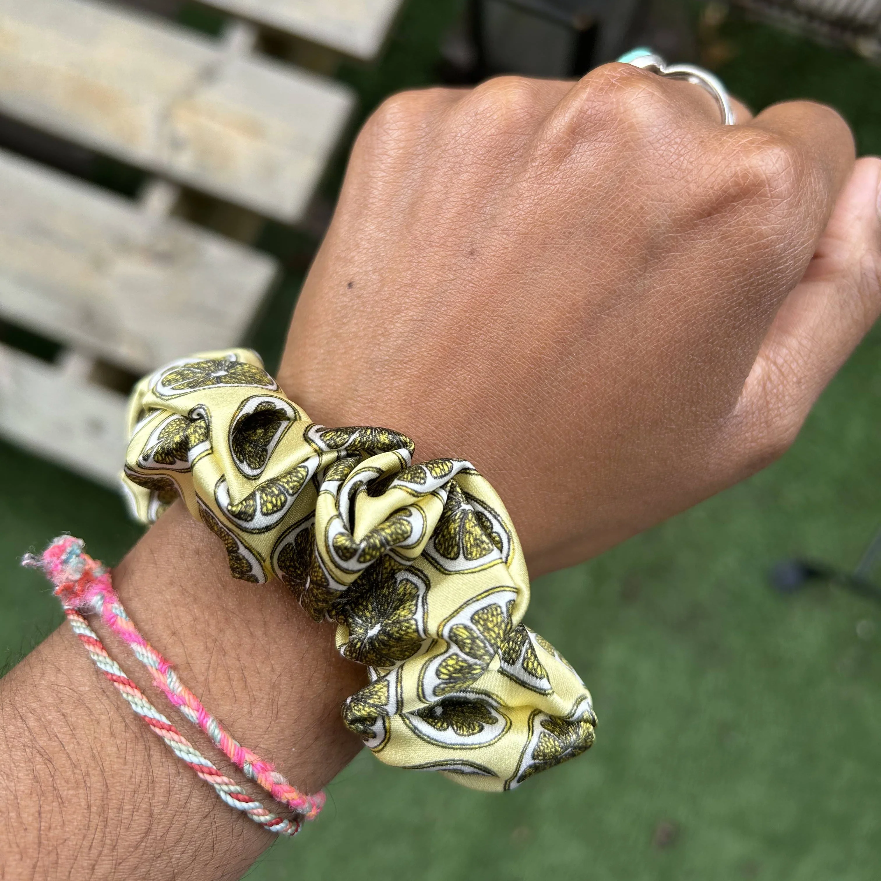Lemon scrunchie | Edenah - Image 2