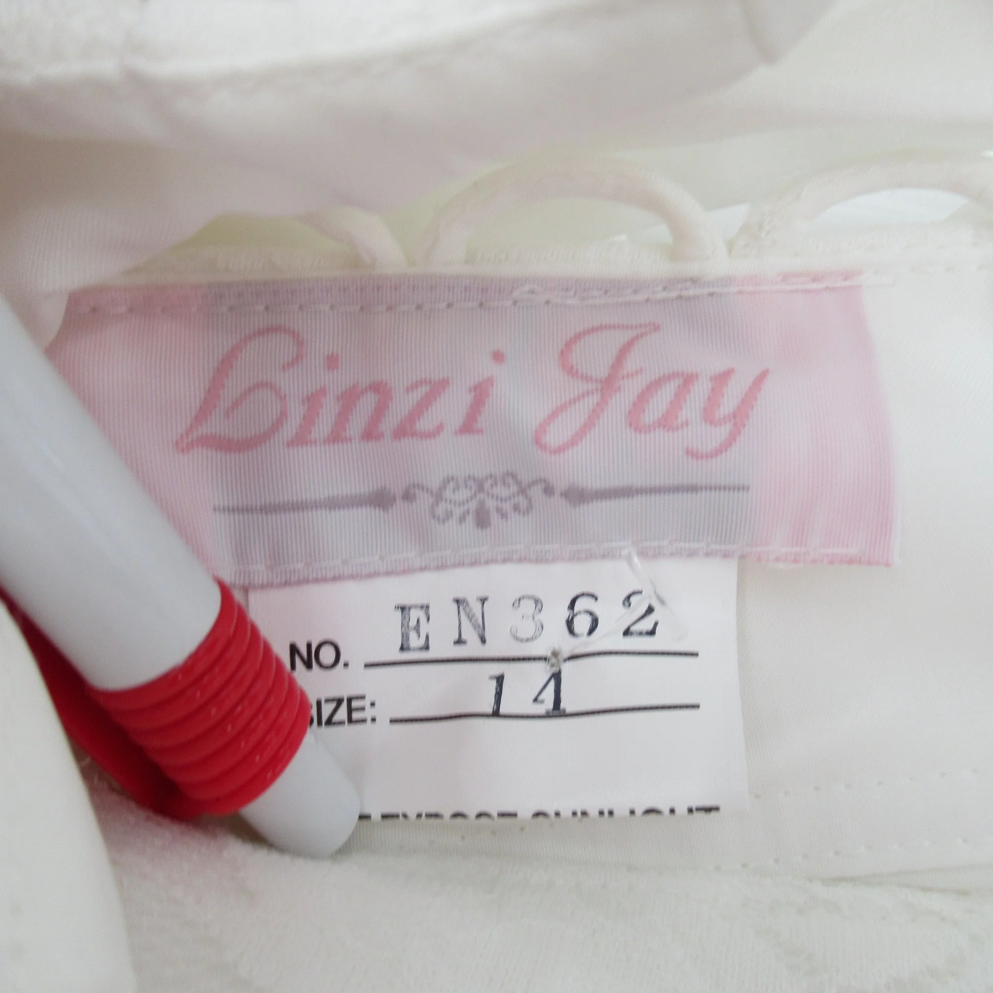 Linzi Jay Wedding Dress UK 14 Ivory Womenswear | Pre-loved - Image 6
