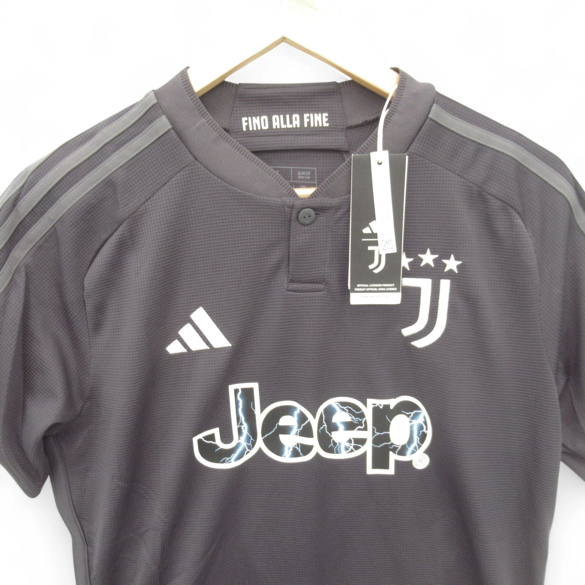 Juventus FC Football Shirt M Nike Sports Slim Fit w/ Tags | Pre-loved - Image 2