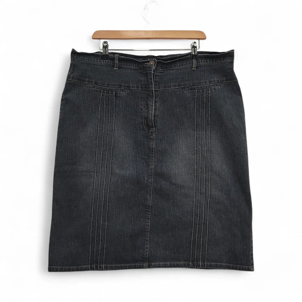 M D L Denim Skirt Dark Blue UK 22 Womenswear | Pre-loved