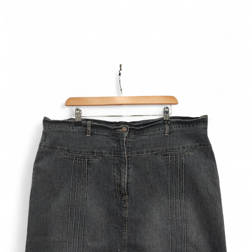M D L Denim Skirt Dark Blue UK 22 Womenswear | Pre-loved - Image 2