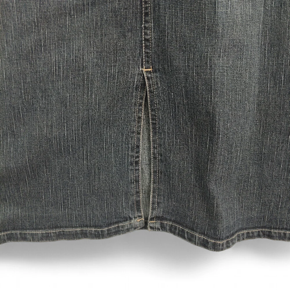 M D L Denim Skirt Dark Blue UK 22 Womenswear | Pre-loved - Image 4