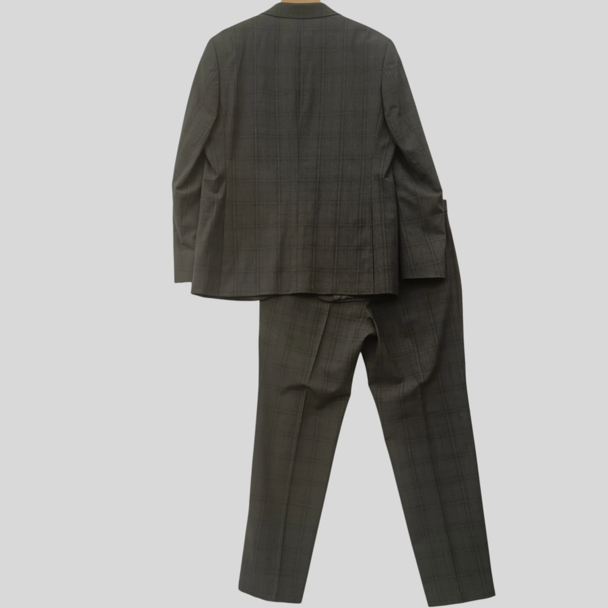 M&S Men's 2 Pieces Tailored Suit Grey Checker Wool Mix 40" Short - Menswear | Pre-loved - Image 2