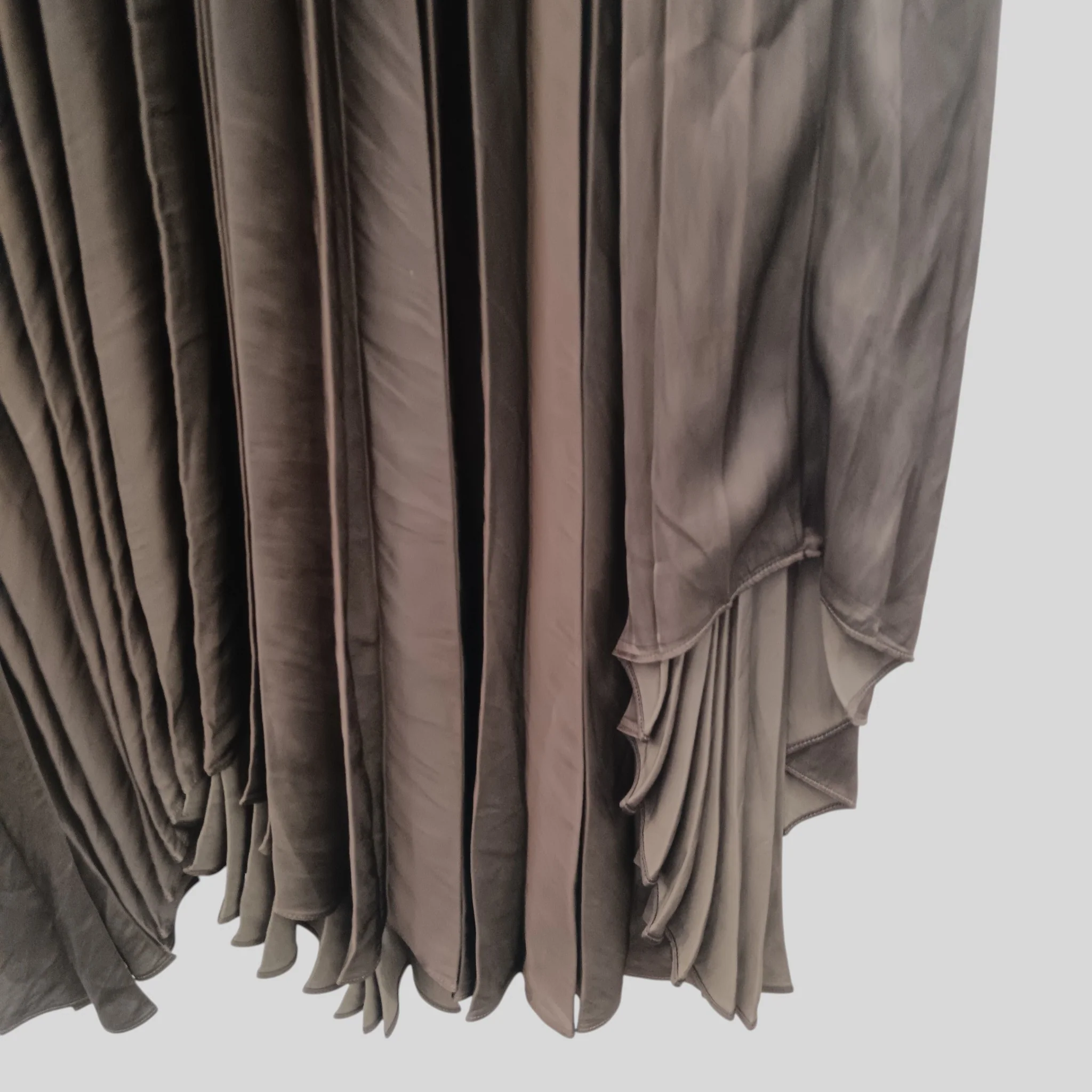 Massimo Dutti Dark Brown Satin Ladies Pleated Midi Skirt UK L - Womenswear | Pre-loved - Image 4
