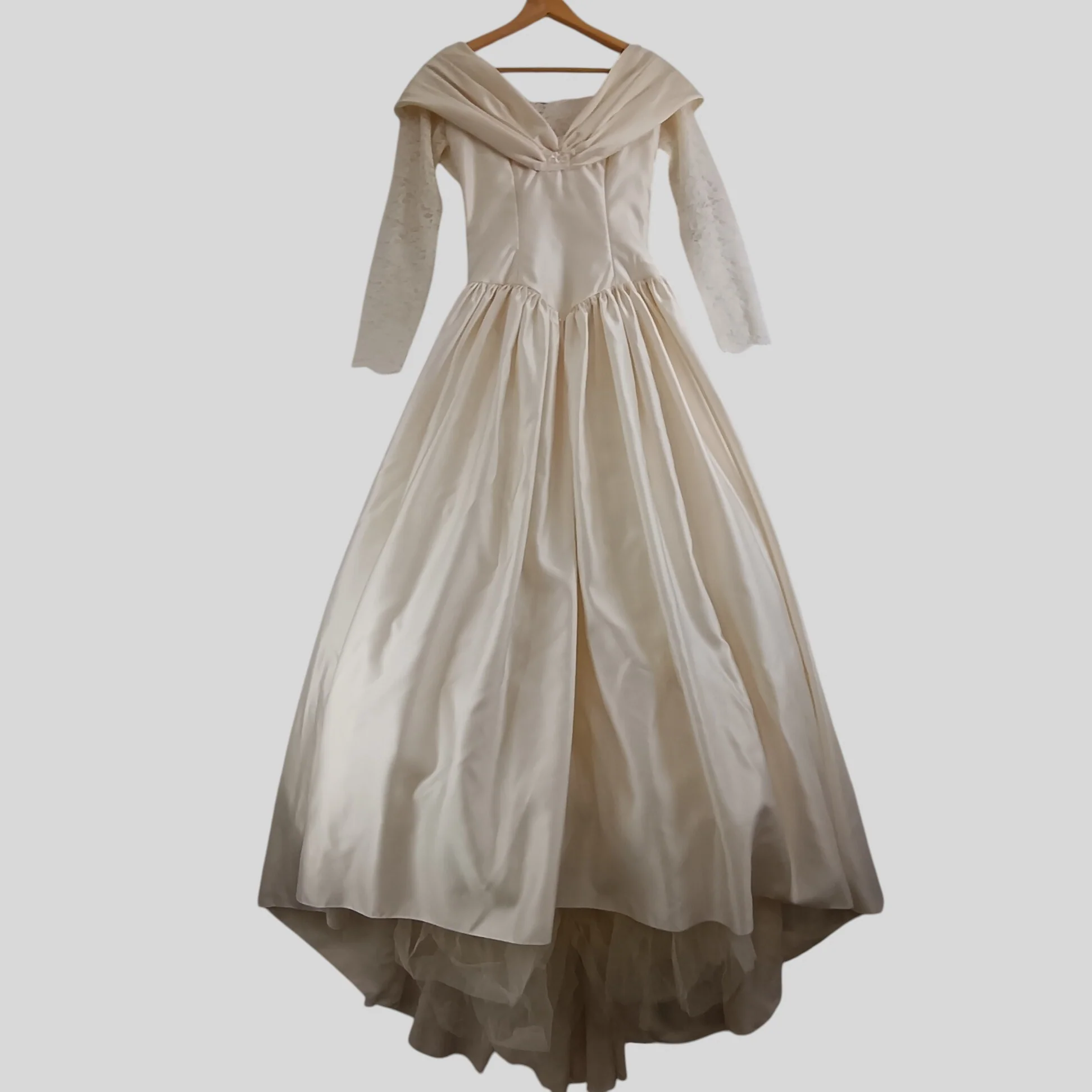 Master Drycleaner Beautiful Champagne  Wedding Dress  Lace Sleeves UK S Womenswear | Pre-loved