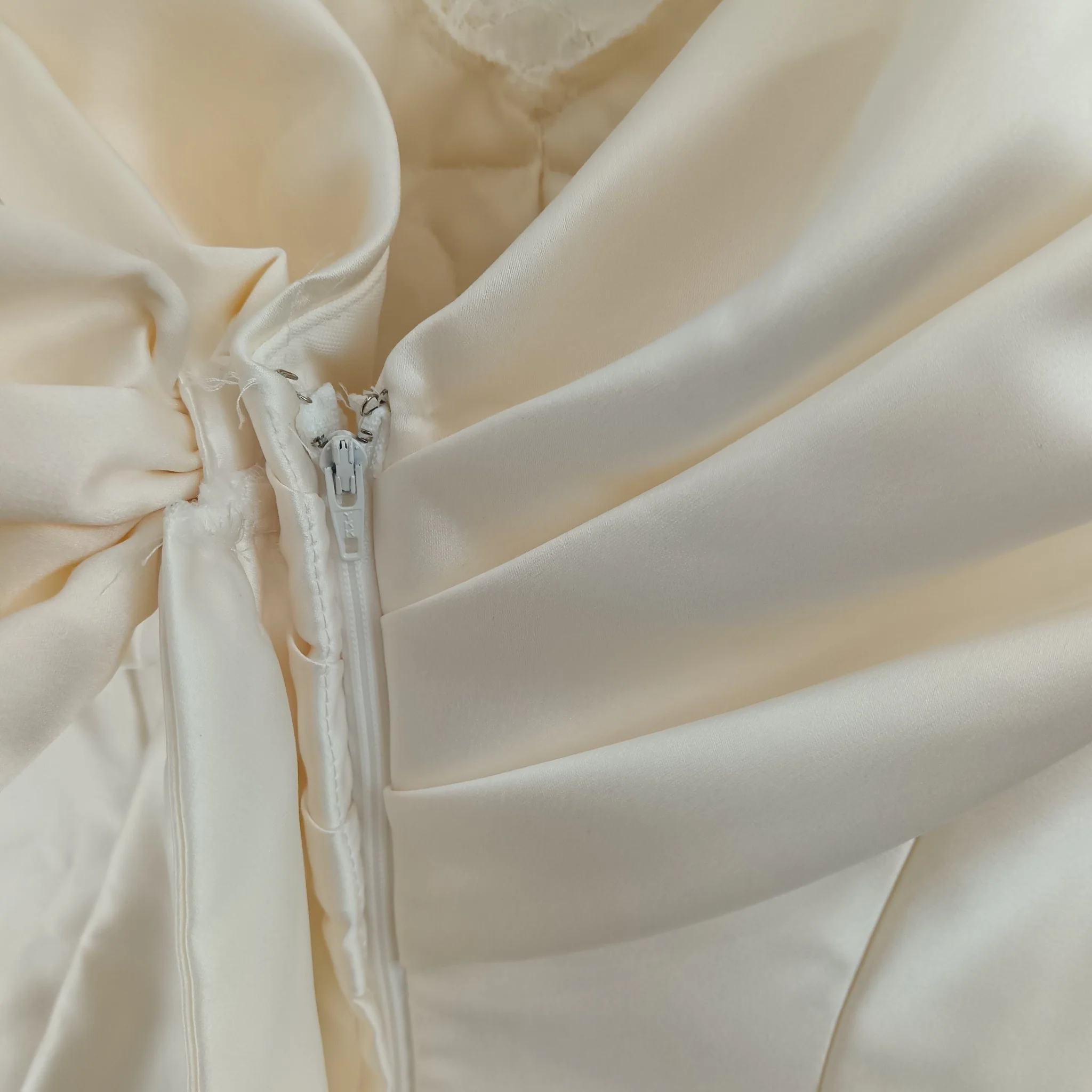 Master Drycleaner Beautiful Champagne  Wedding Dress  Lace Sleeves UK S Womenswear | Pre-loved - Image 4