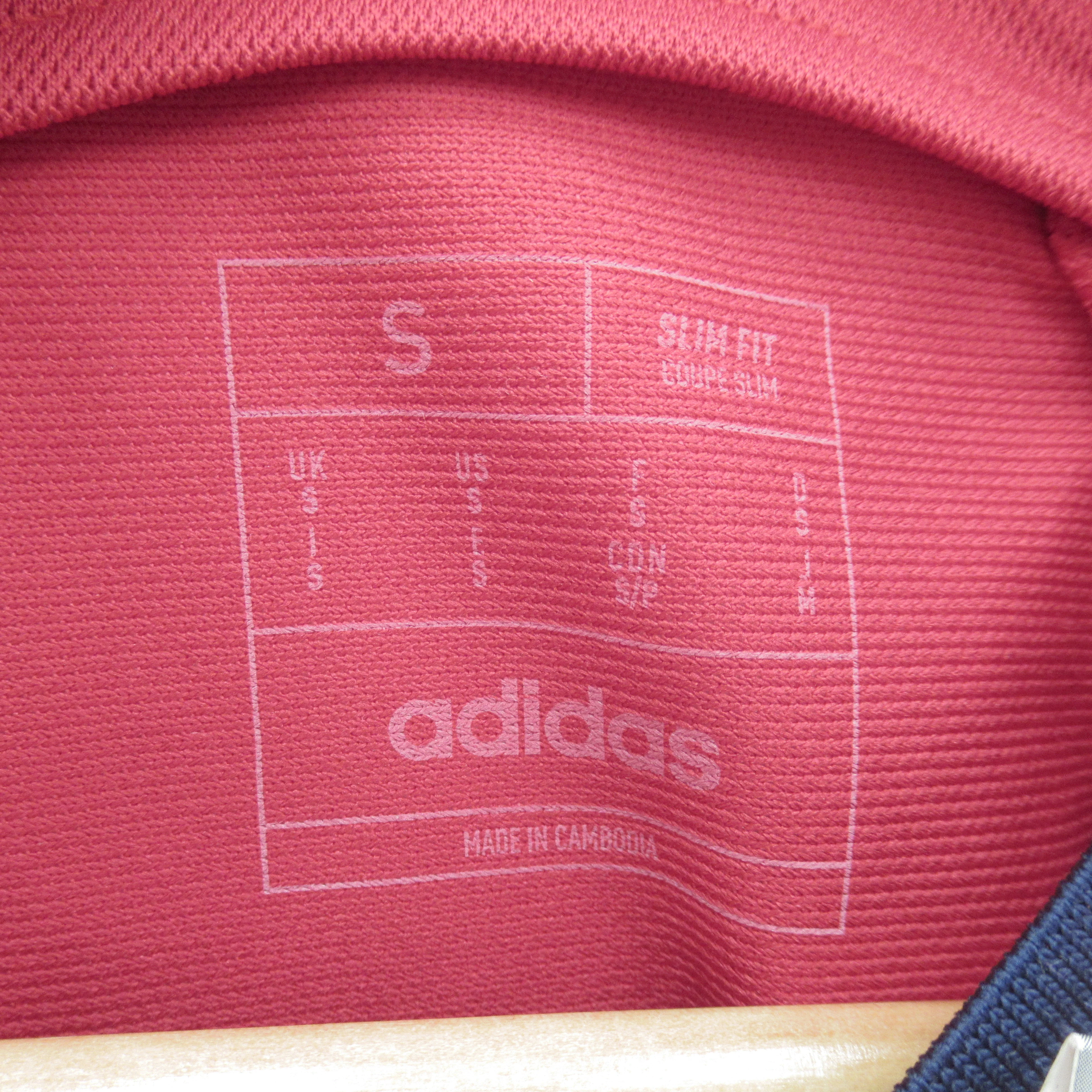 Men's Spain FC Football Shirt Small UK Slim Fit Sports Top | Pre-loved - Image 3