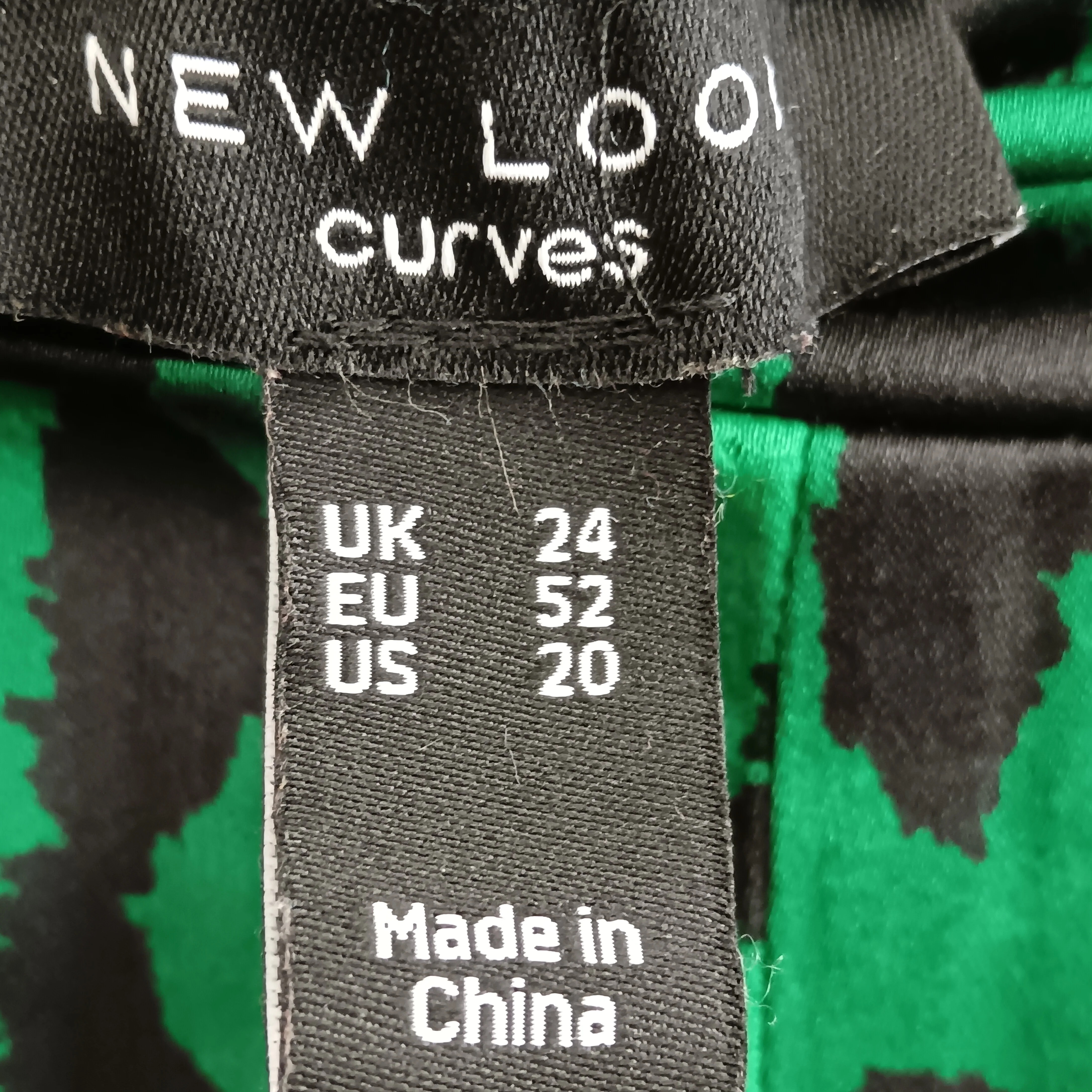 New Look Curves Green Leopard Print Pleated Midi Skirt UK 24 Womenswear | Pre-loved - Image 3