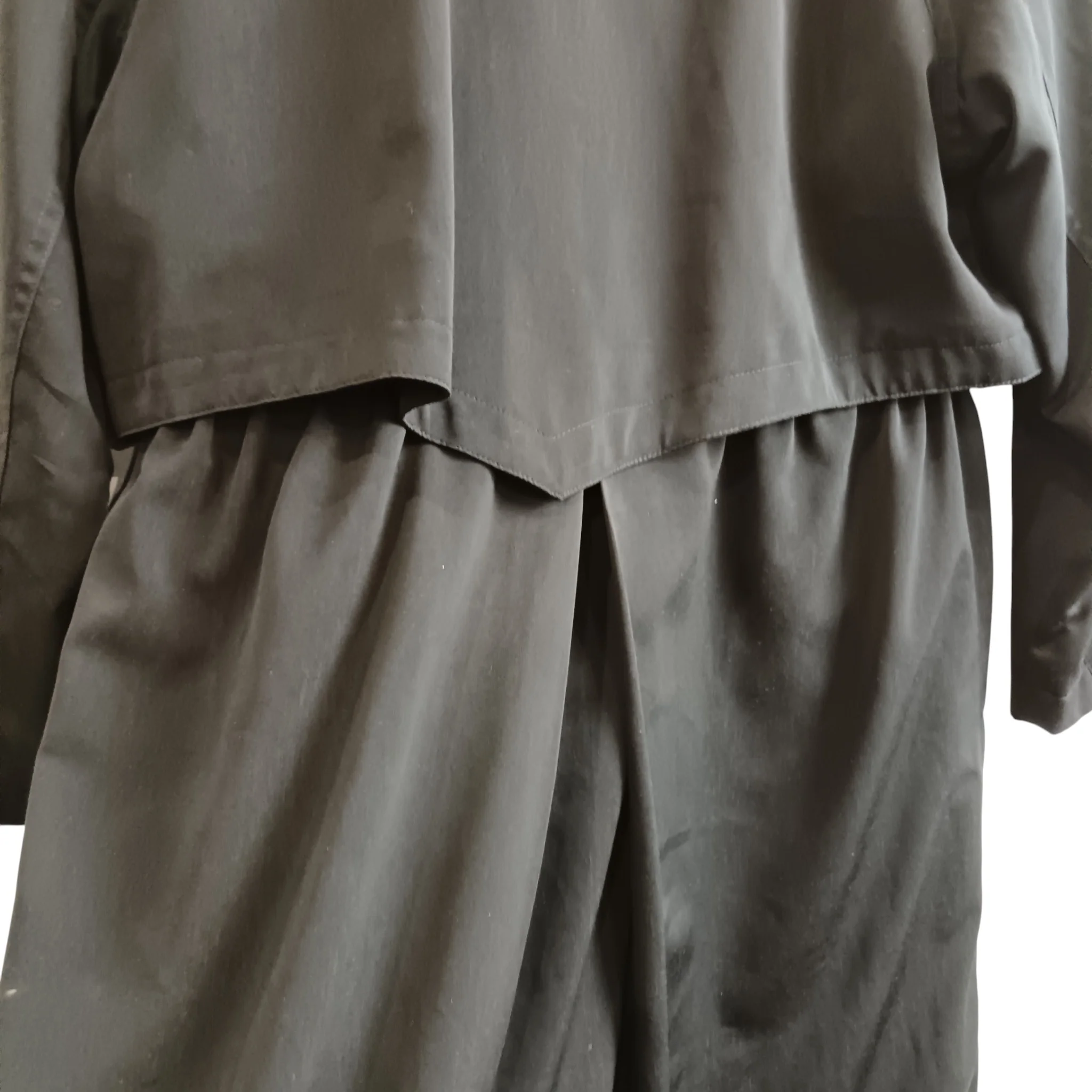Nuage Vintage Women's Long Black  Rain Coat UK Large - Womenswear | Pre-loved - Image 6