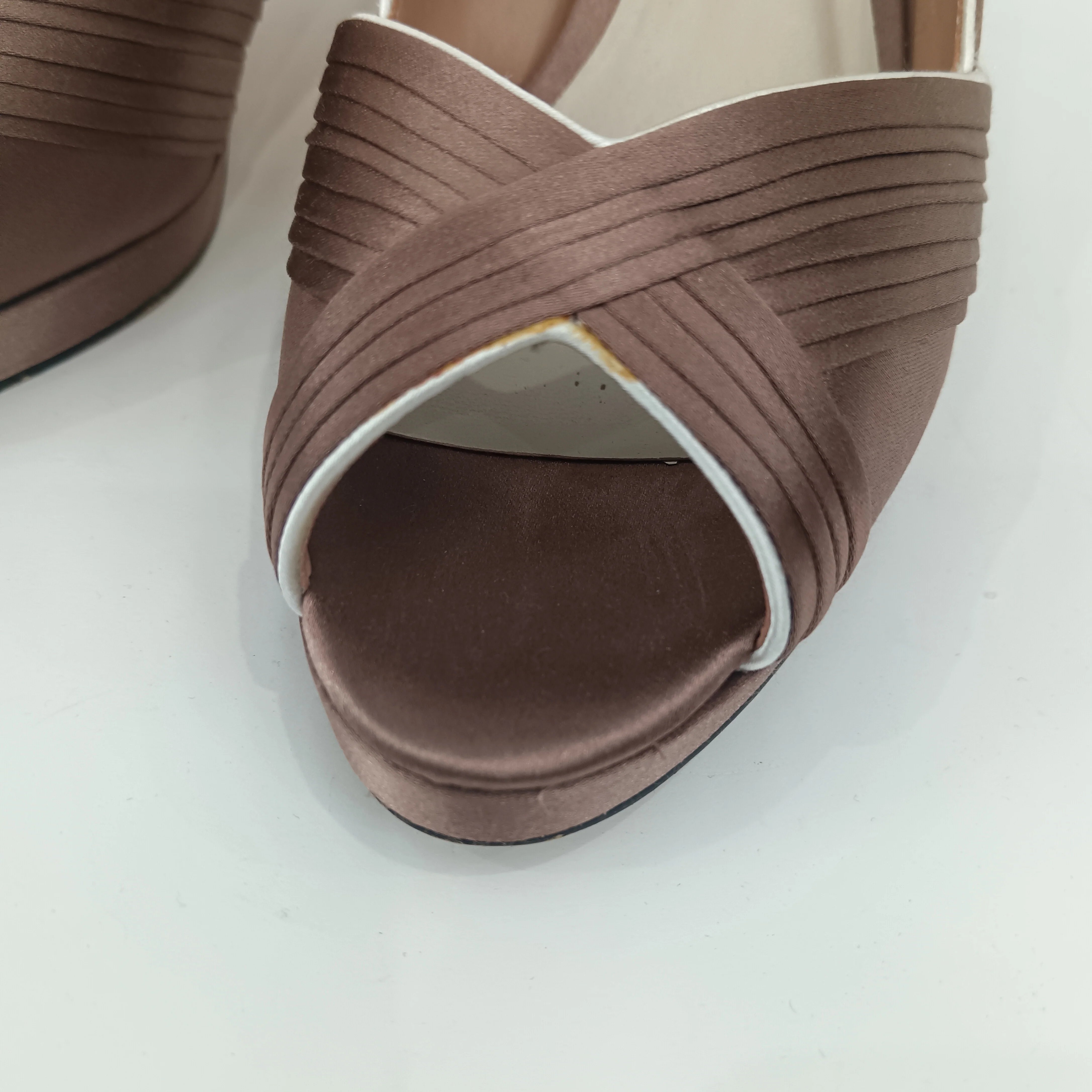 Phase Eight Brown Satin Peep Toe Heels Special Occasion Ladies Shoes UK 5  Womenswear | Pre-loved - Image 2