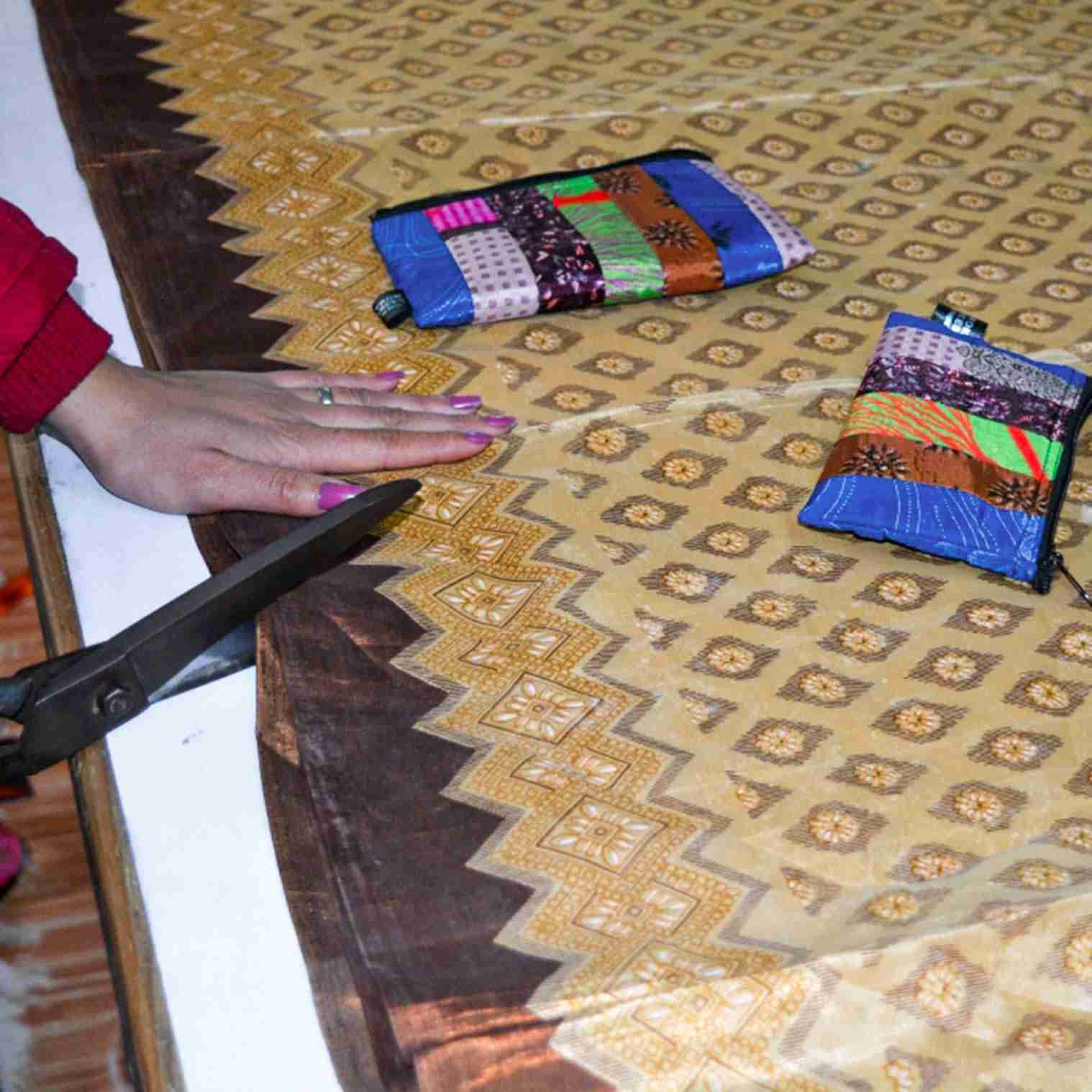 Recycled Sari Purse - Large - Image 4