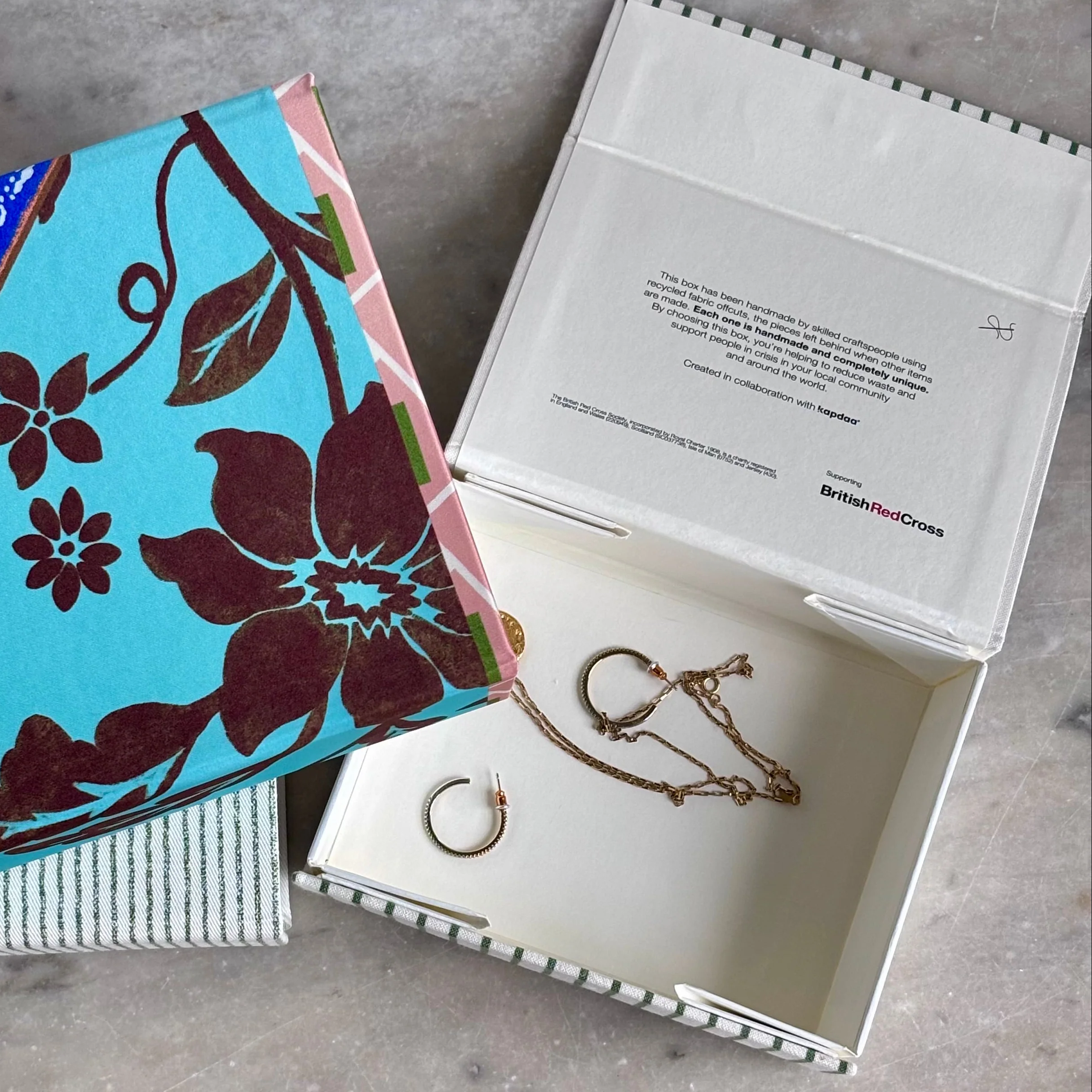 A6 collapsible box | Redcross Stitched and Kapdaa - Image 2