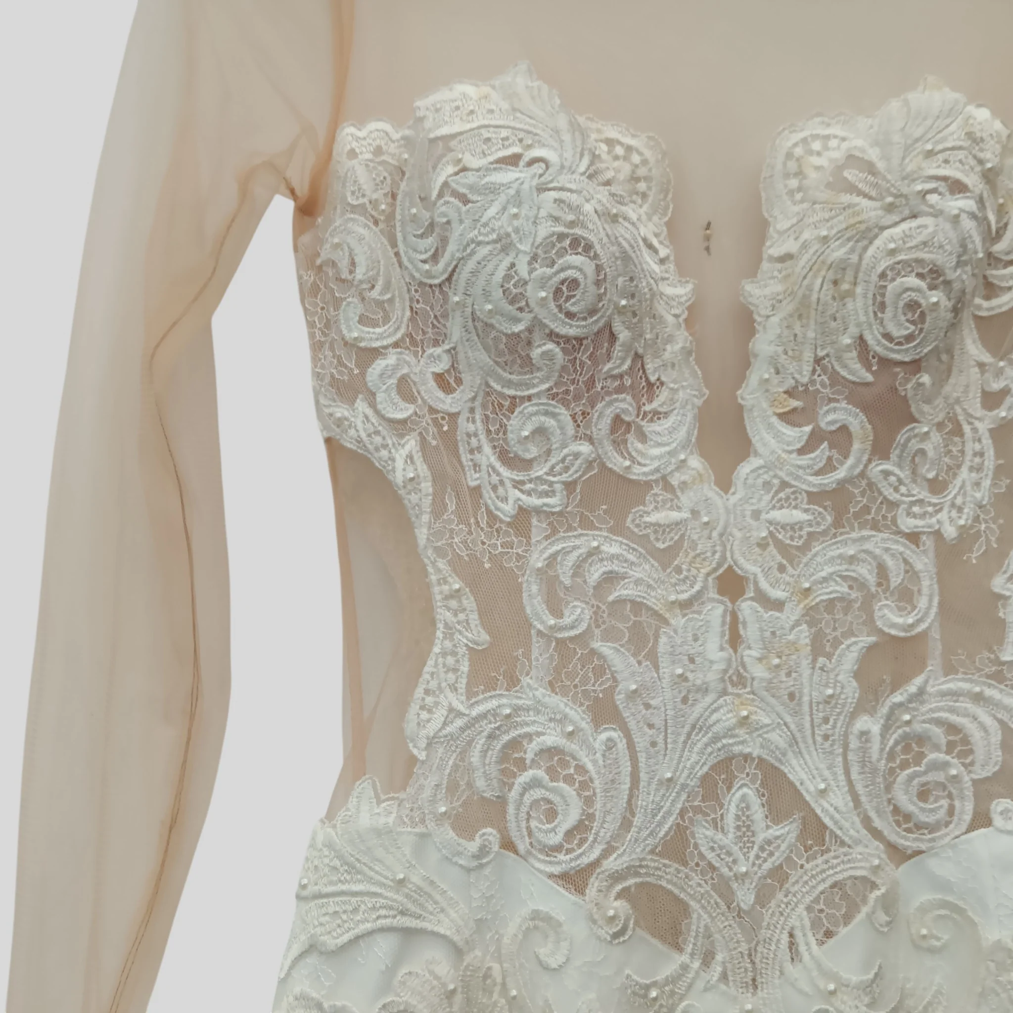 Ricki Dalal Professional Stunning Lacy Rhinestones Hi-low Wedding Dress UK X-Small Womenswear | Pre-loved - Image 3