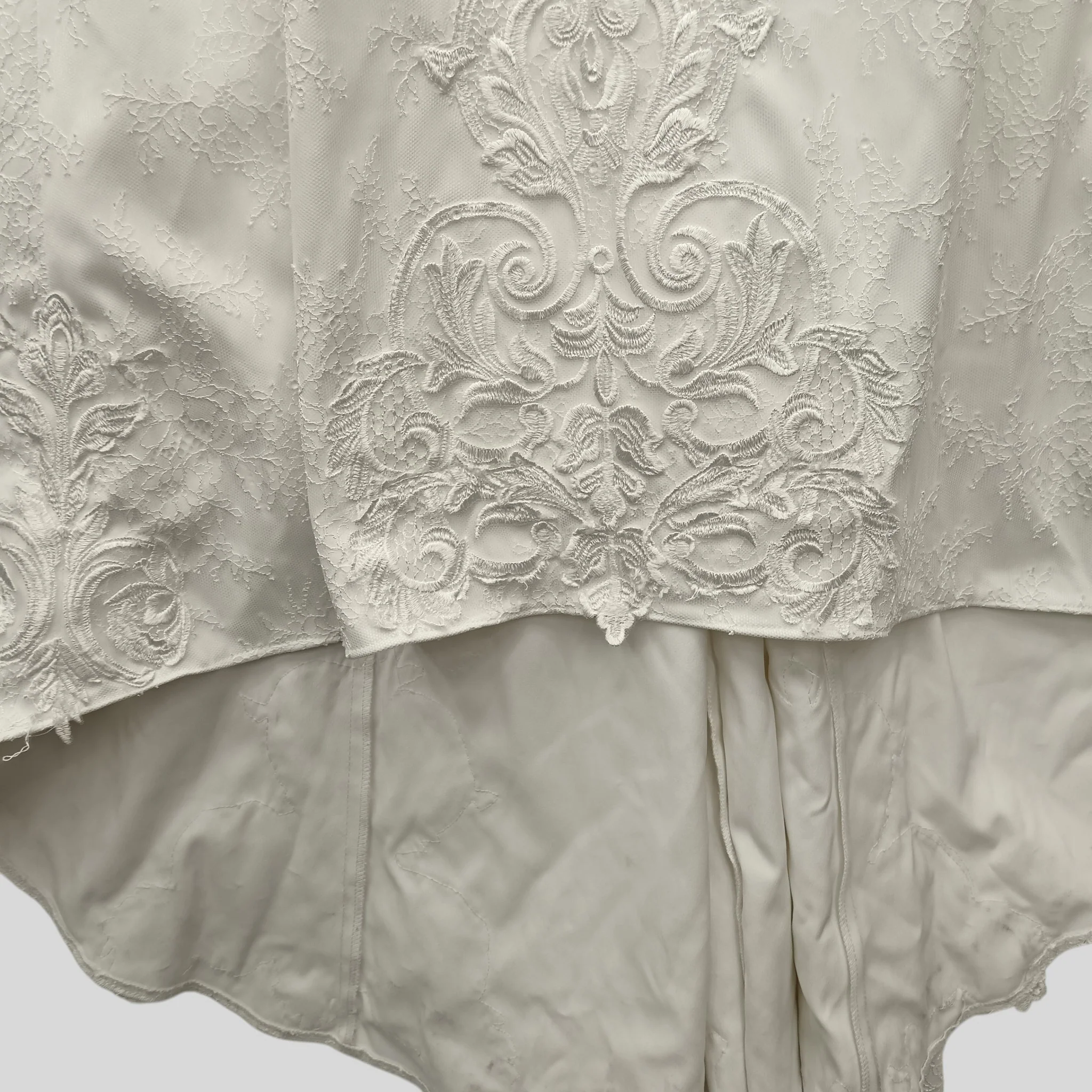 Ricki Dalal Professional Stunning Lacy Rhinestones Hi-low Wedding Dress UK X-Small Womenswear | Pre-loved - Image 4