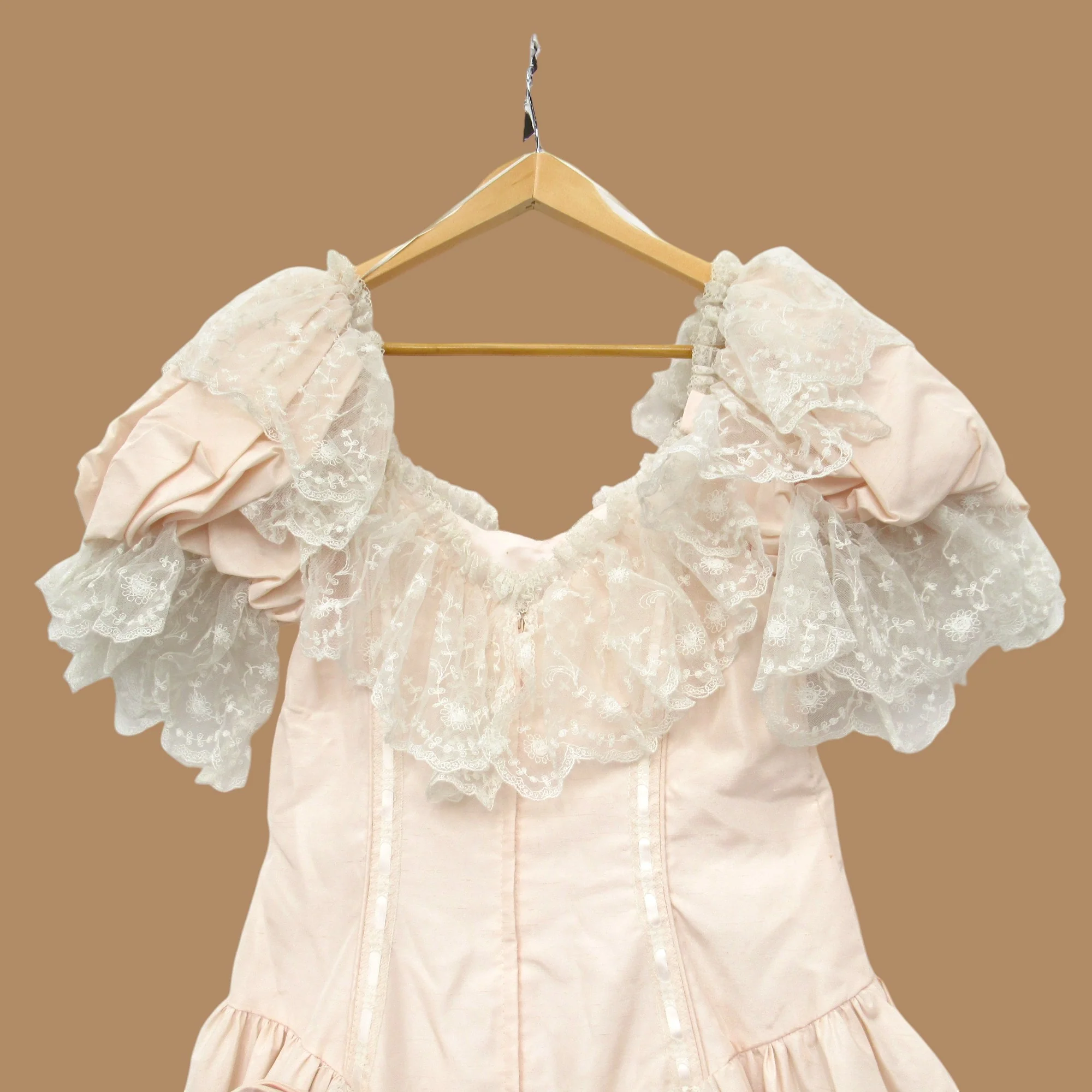 Ronald Joyce Vintage Wedding Dress Pink Frill UK 14 Womenswear | Pre-loved - Image 4