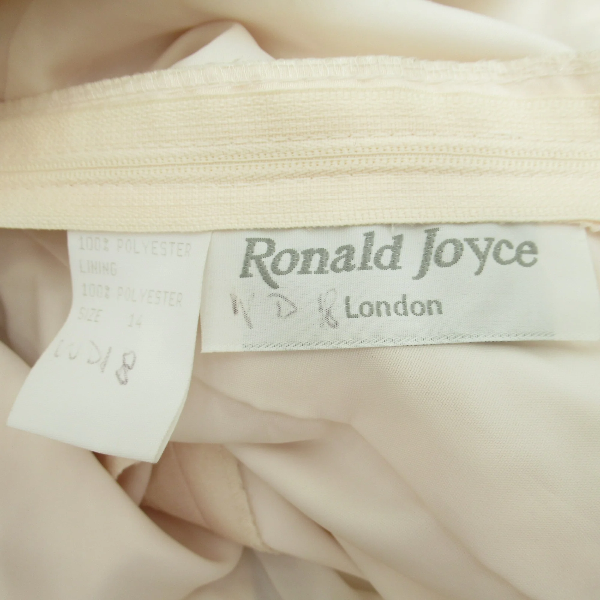 Ronald Joyce Vintage Wedding Dress Pink Frill UK 14 Womenswear | Pre-loved - Image 5