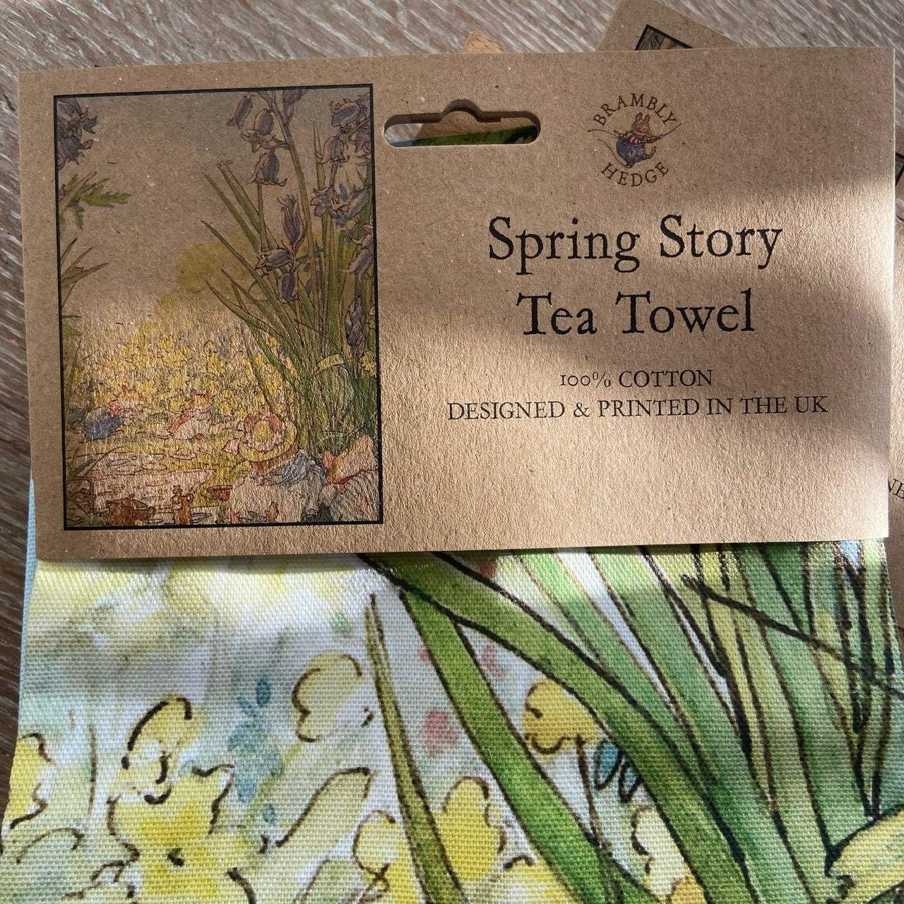 Spring Brambly Hedge | Tea towel - Image 2