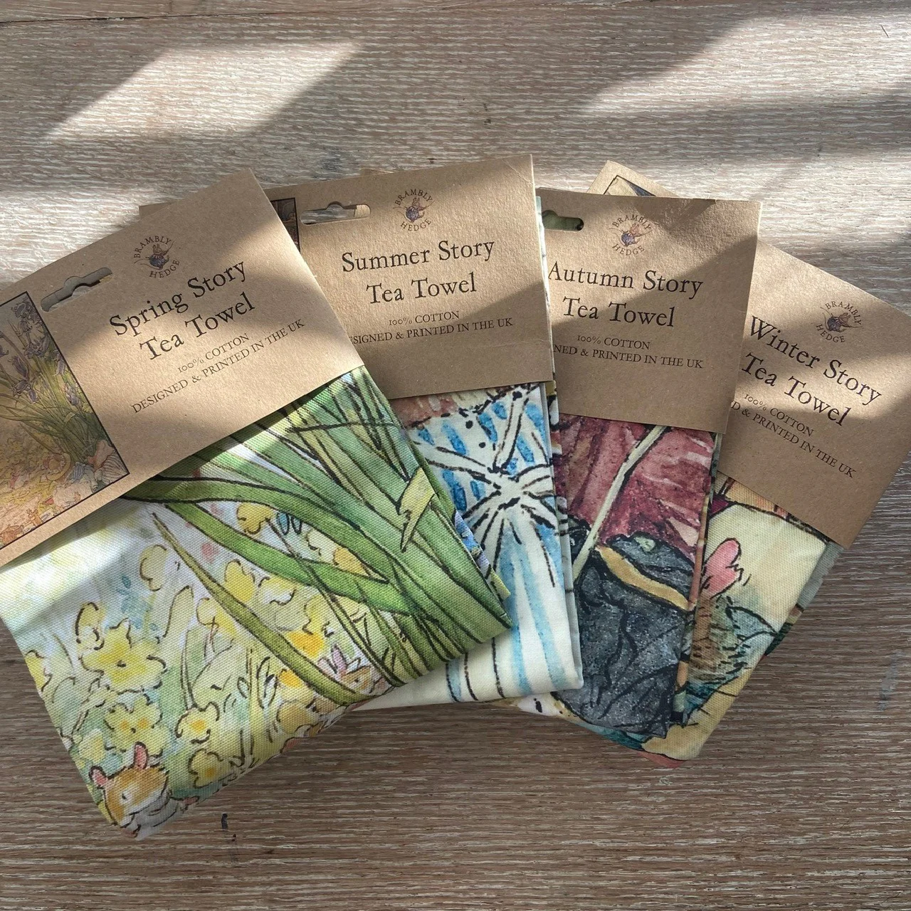 Spring Brambly Hedge | Tea towel - Image 3