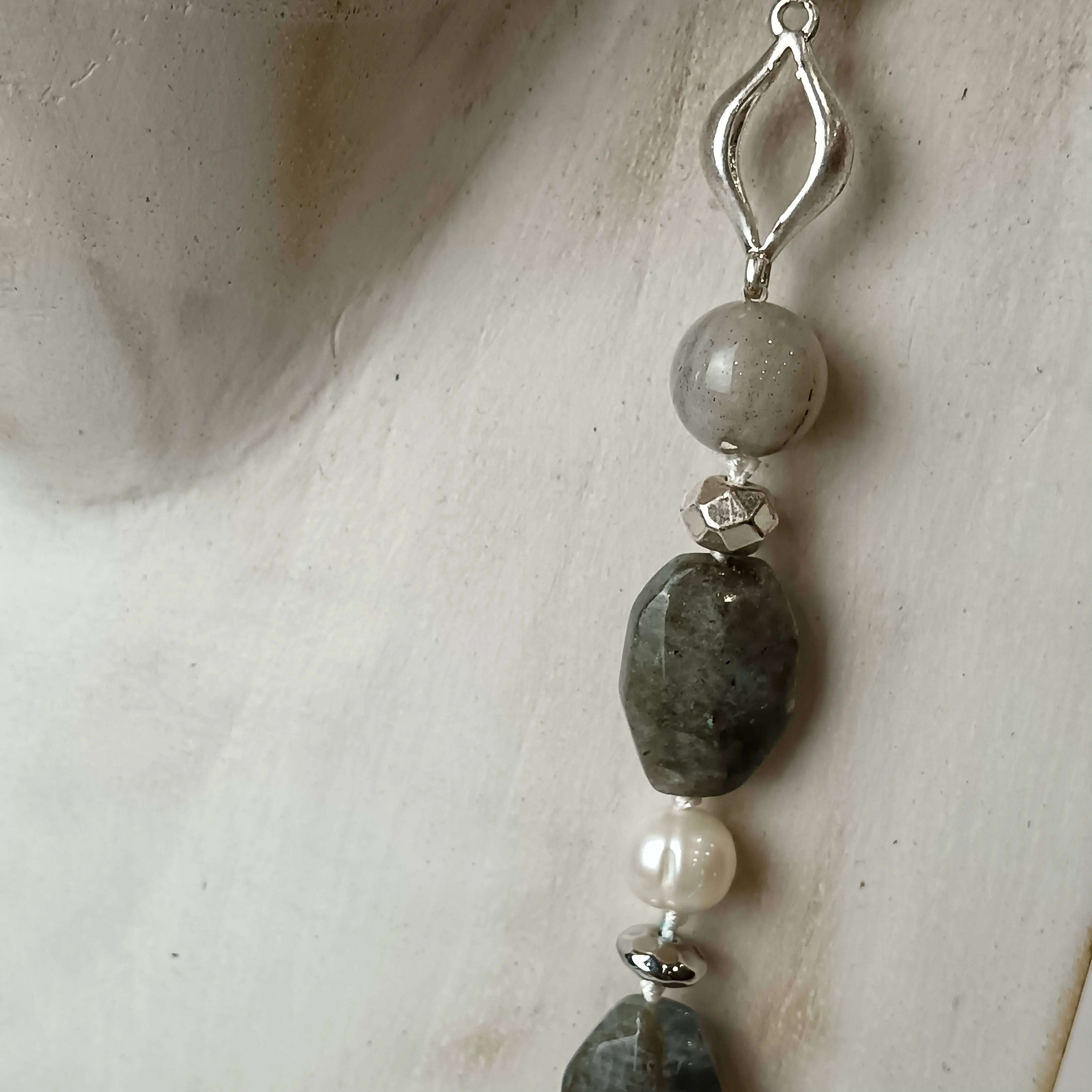 Stella & Dot Multi Beaded Silver Metal Necklace Boxed- Not Worn - Womenswear | Preloved - Image 3