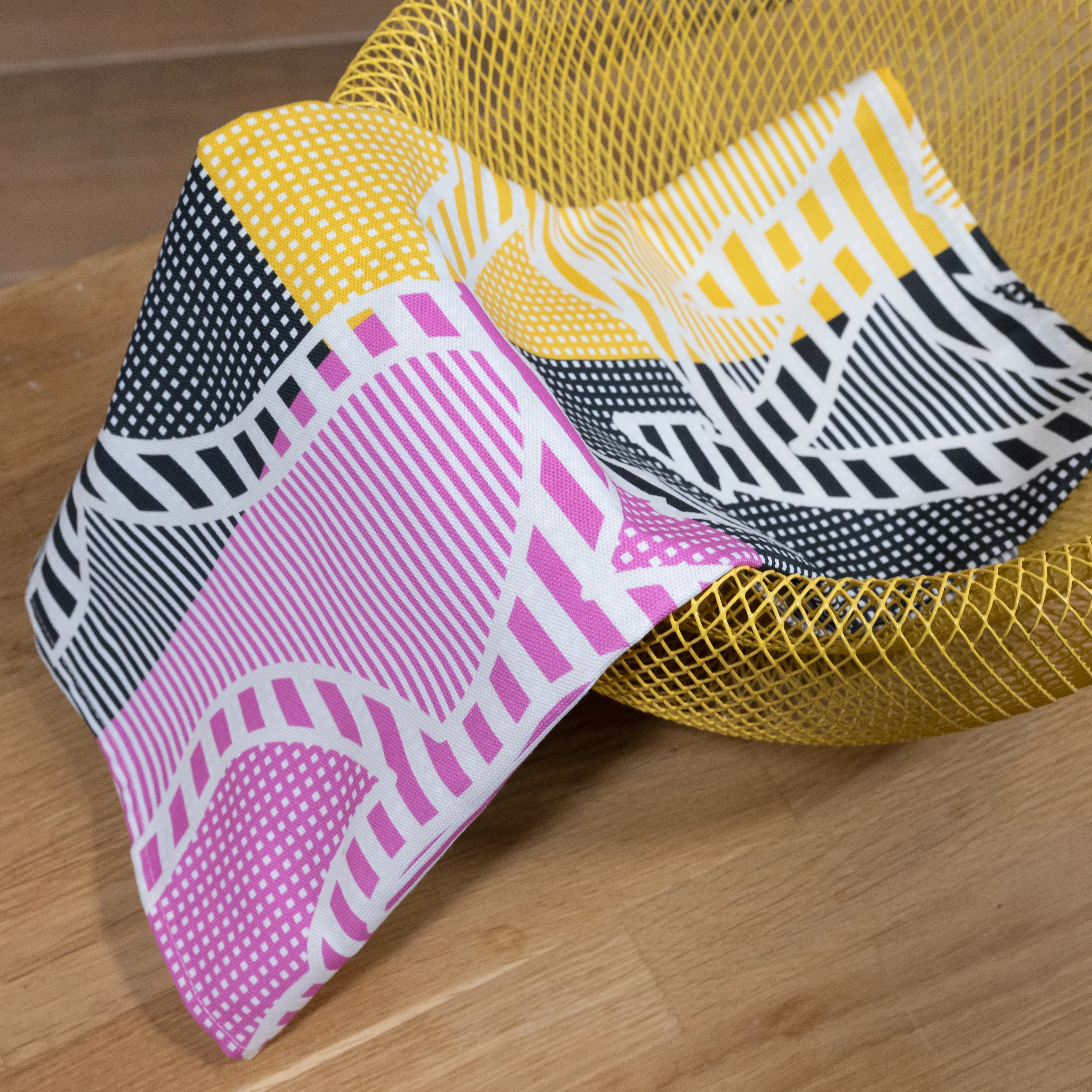 Sue Timney- Colour Block Arrow Tea Towel - Image 3