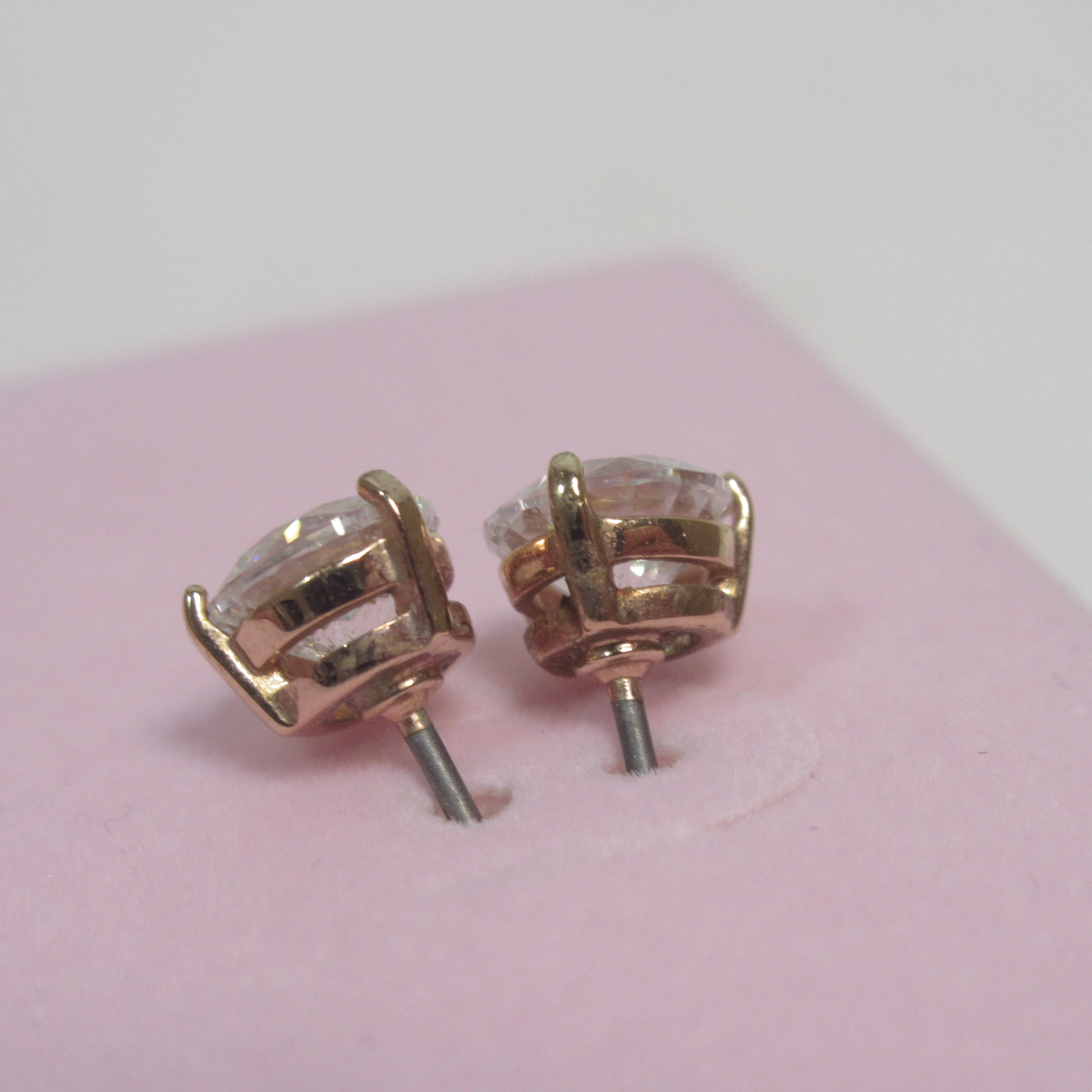 Swarovski Stud Earrings w/ Presentation Box Jewellery | Preloved - Image 3