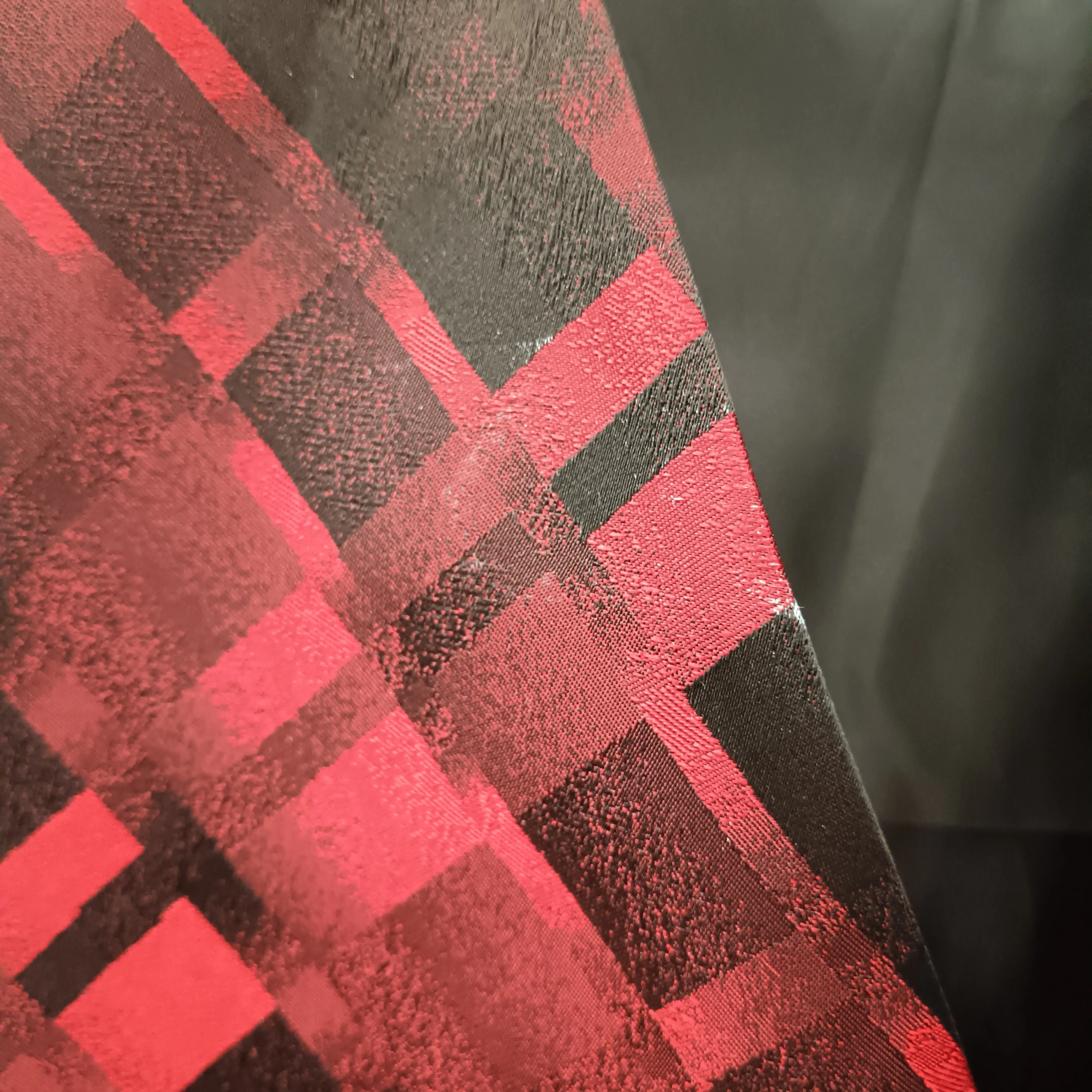 The Piscador Men's Waistcoat 42L Black & Red Geometric Pattern Menswear | Pre-loved - Image 4