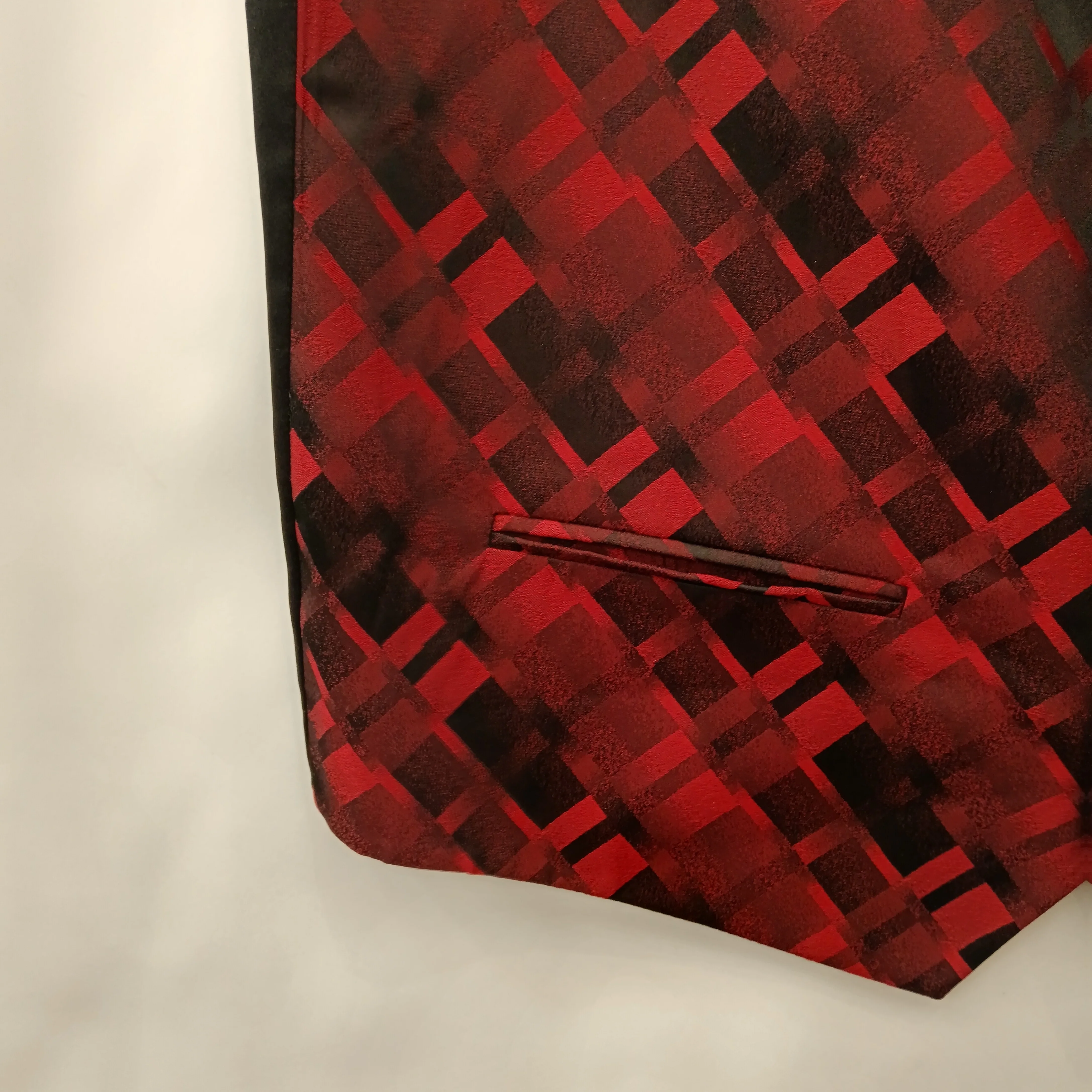 The Piscador Men's Waistcoat 42L Black & Red Geometric Pattern Menswear | Pre-loved - Image 6
