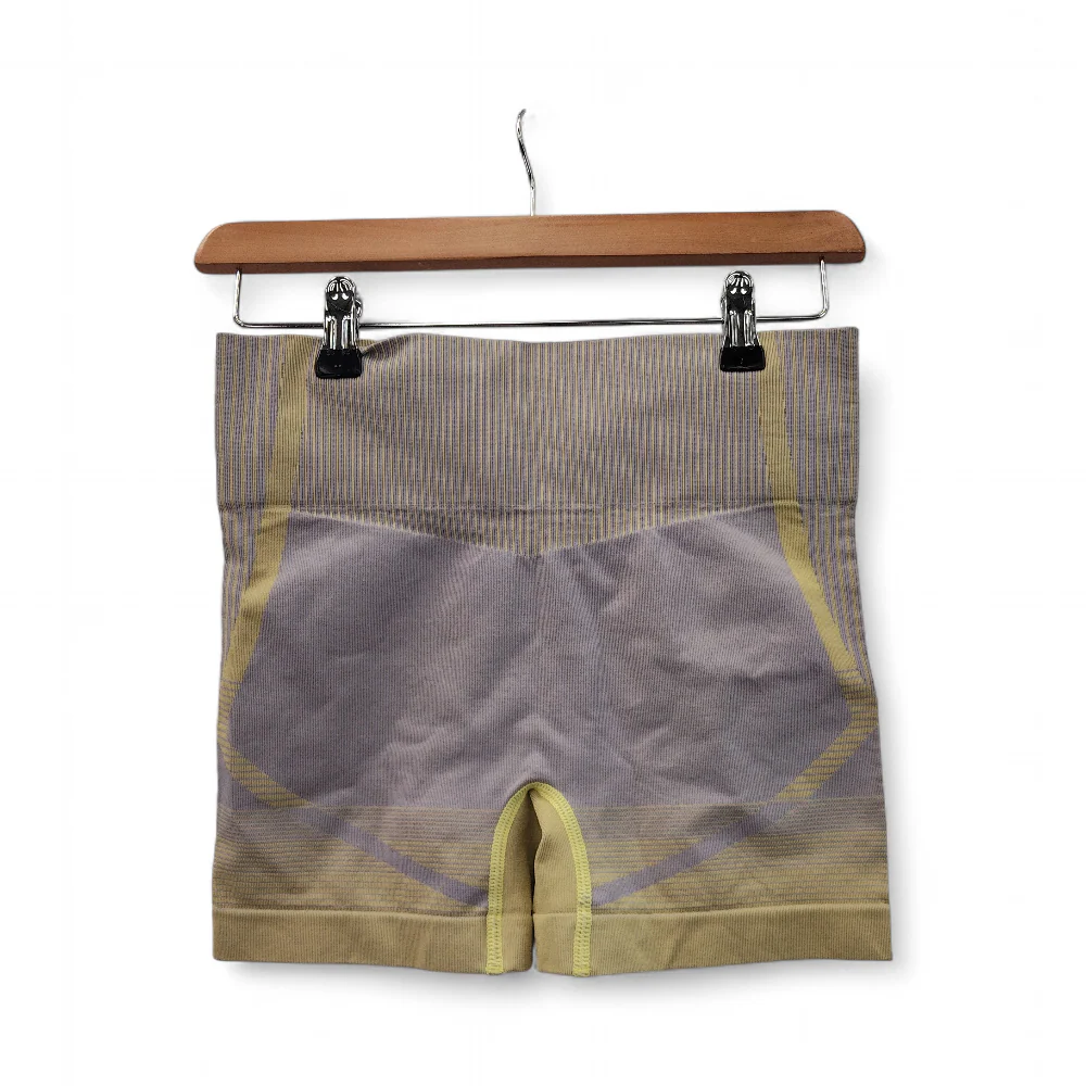 Umbro Seamless Gym Shorts UK 12 Grey Yellow Womenswear | Pre-loved - Image 3
