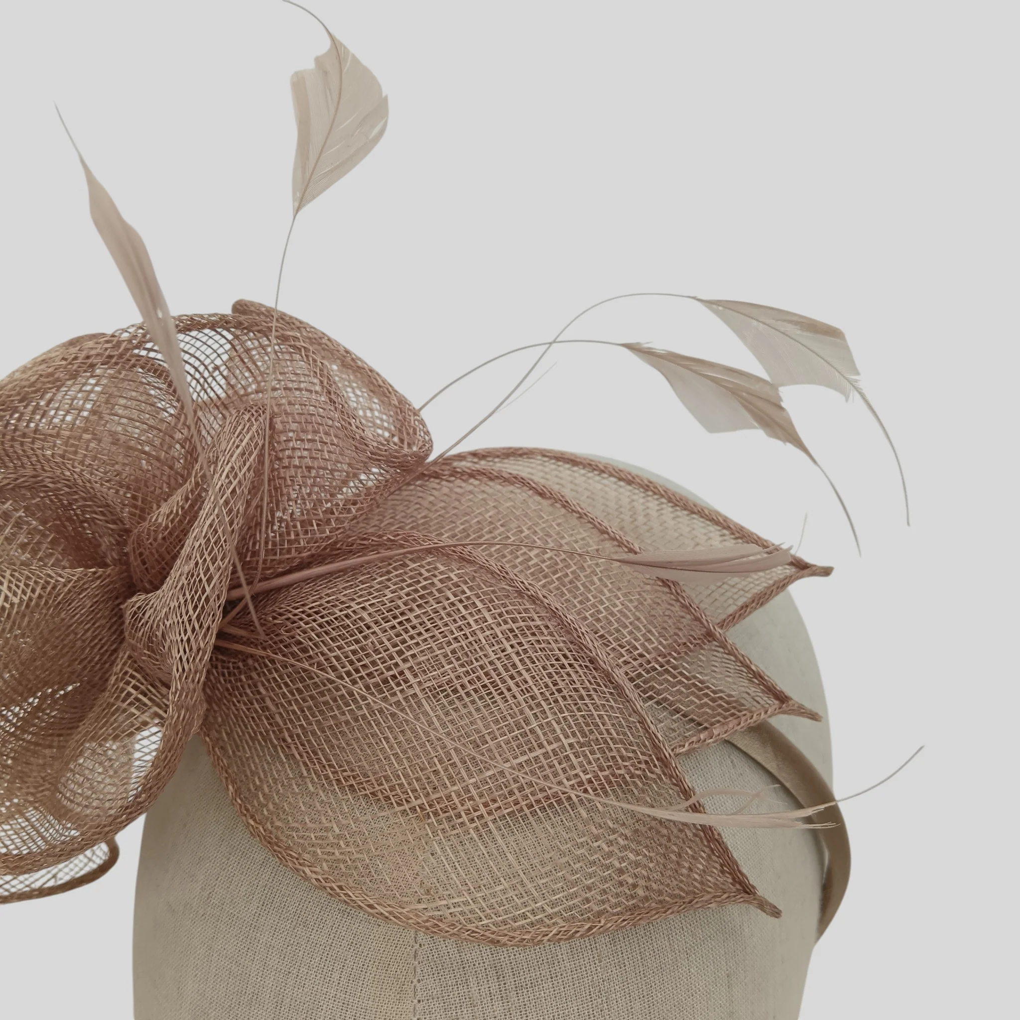 Unbranded Ladies Special Occasion Wedding Dark Beige Headband  Fascinator Womenswear | Pre-loved - Image 3
