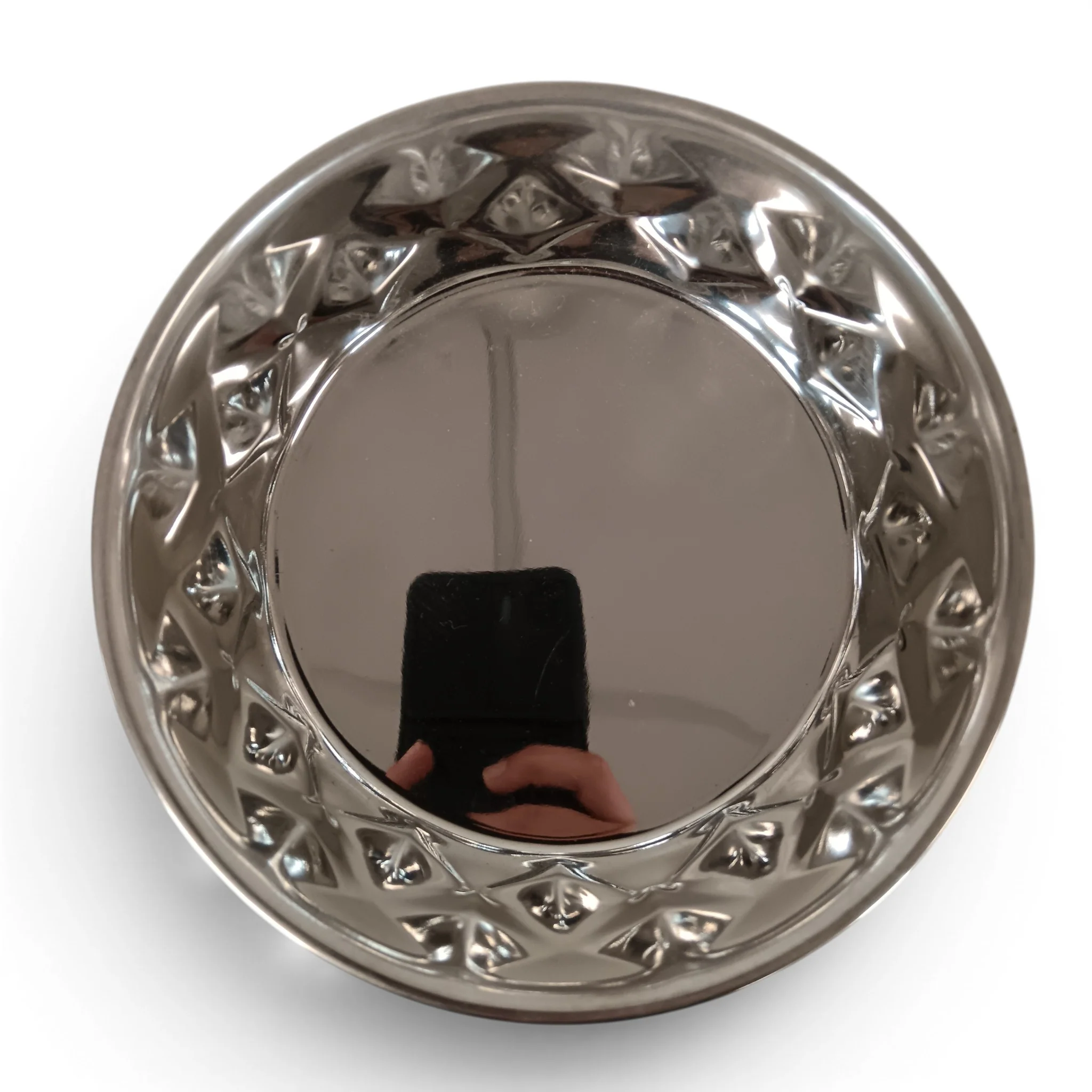 Unbranded Pet Bowl Non-Slip Stainless Steel Textured Mirror Design 17cm | Pre-loved - Image 3