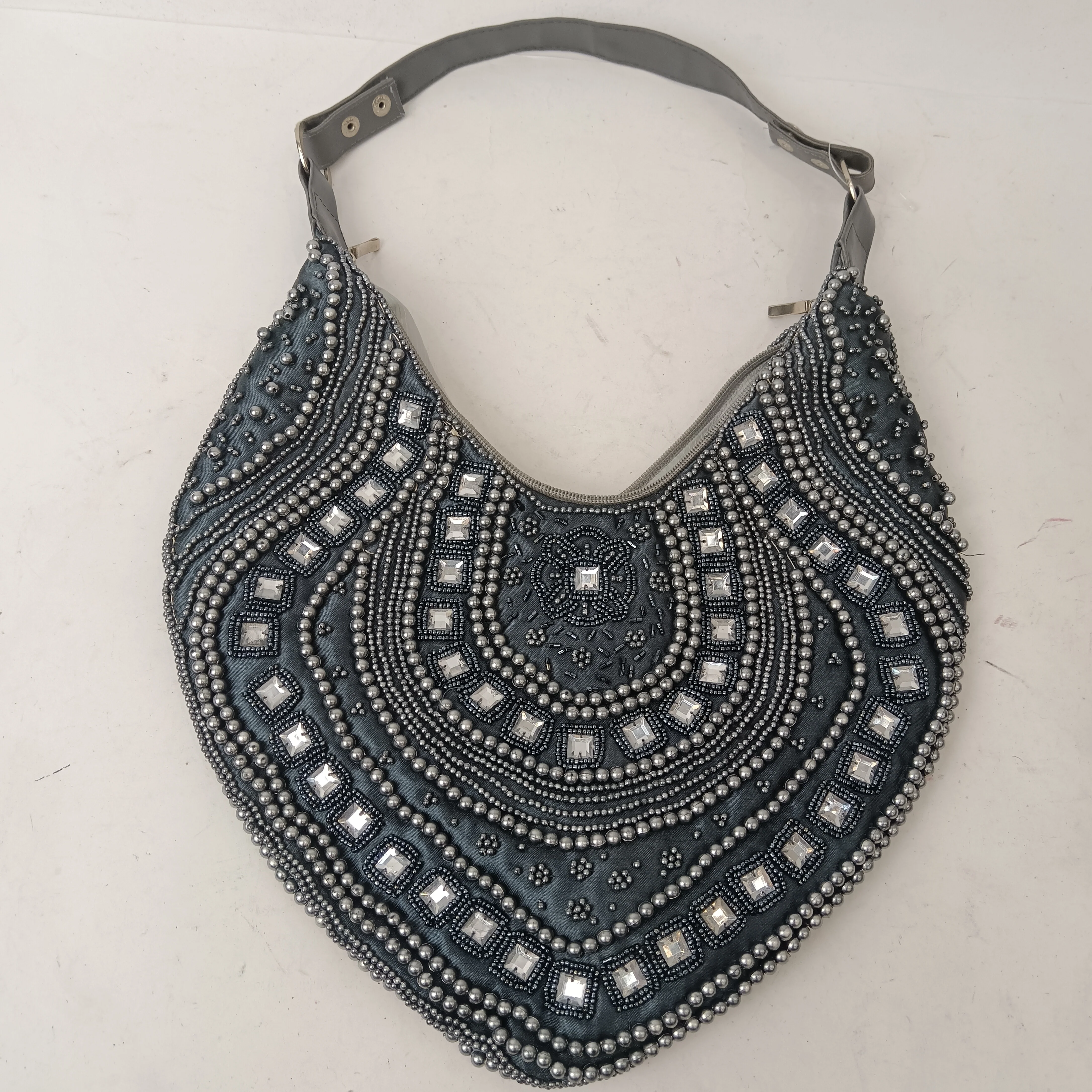Unbranded Vintage Grey Silver Beaded Bag-  Womenswear | Pre-loved - Image 2